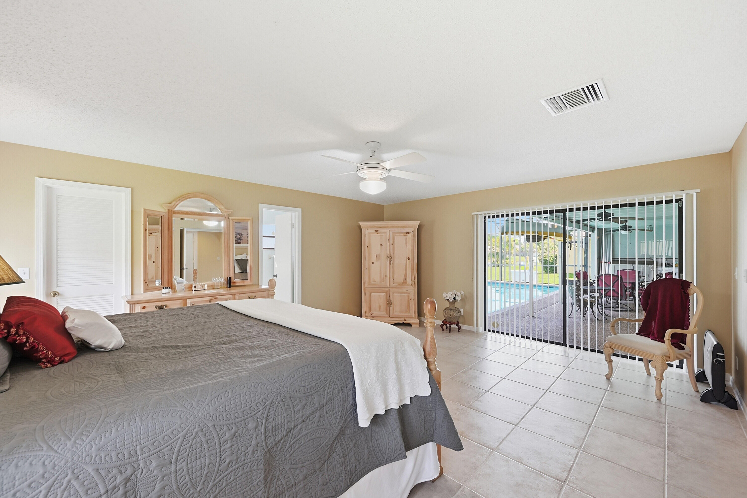 CYPRESS LAKES - Residential