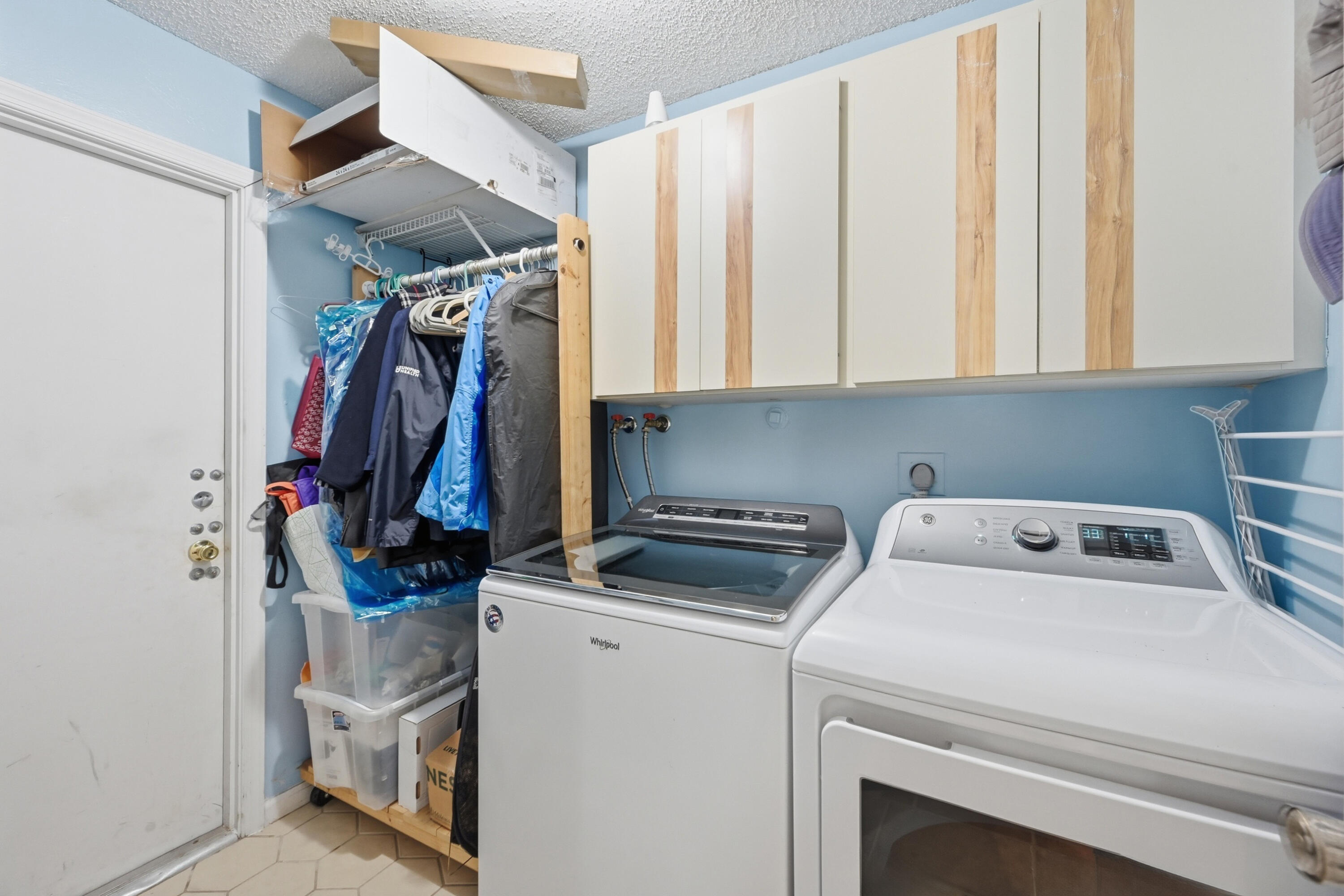 CYPRESS LAKES - Residential