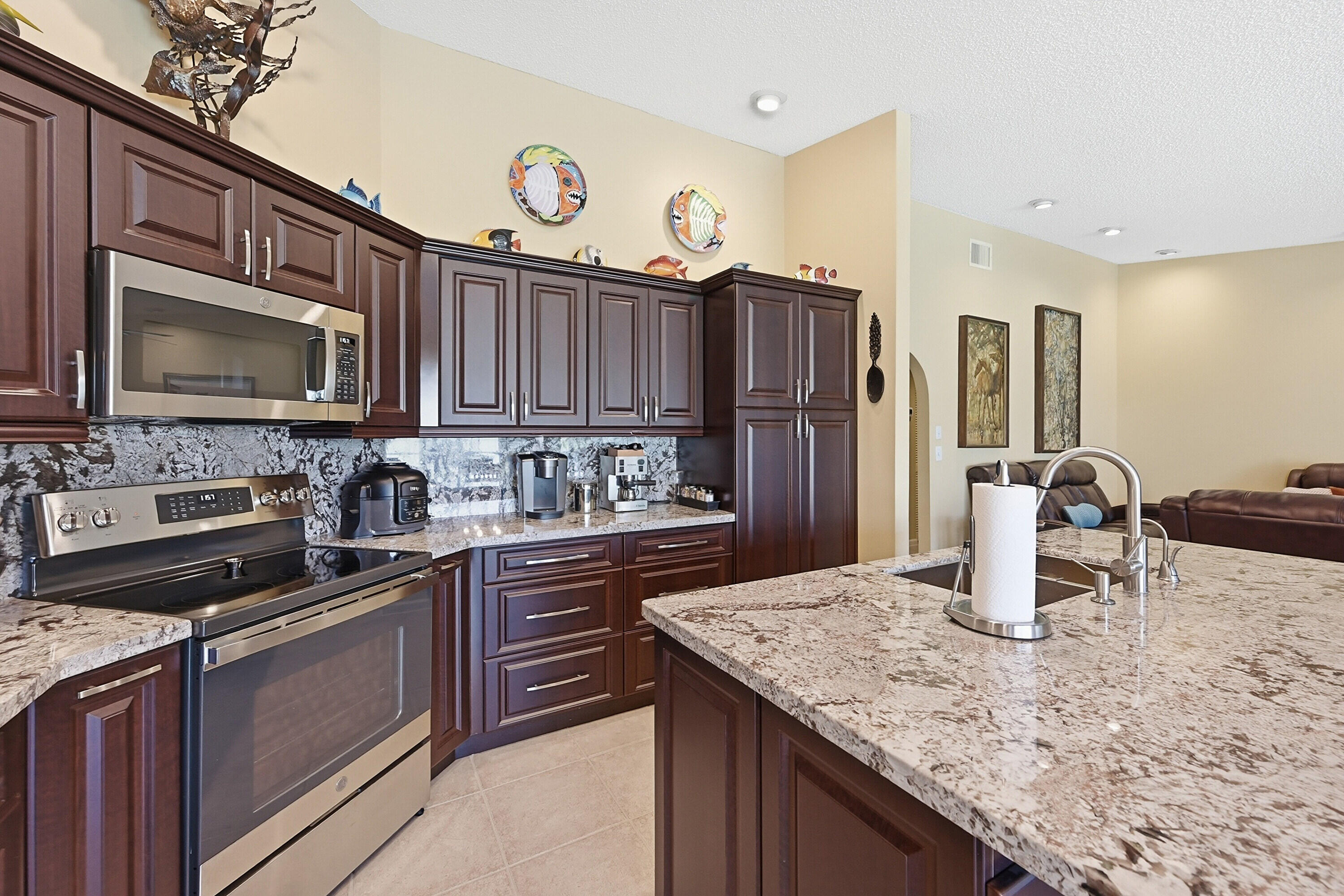 CYPRESS LAKES - Residential