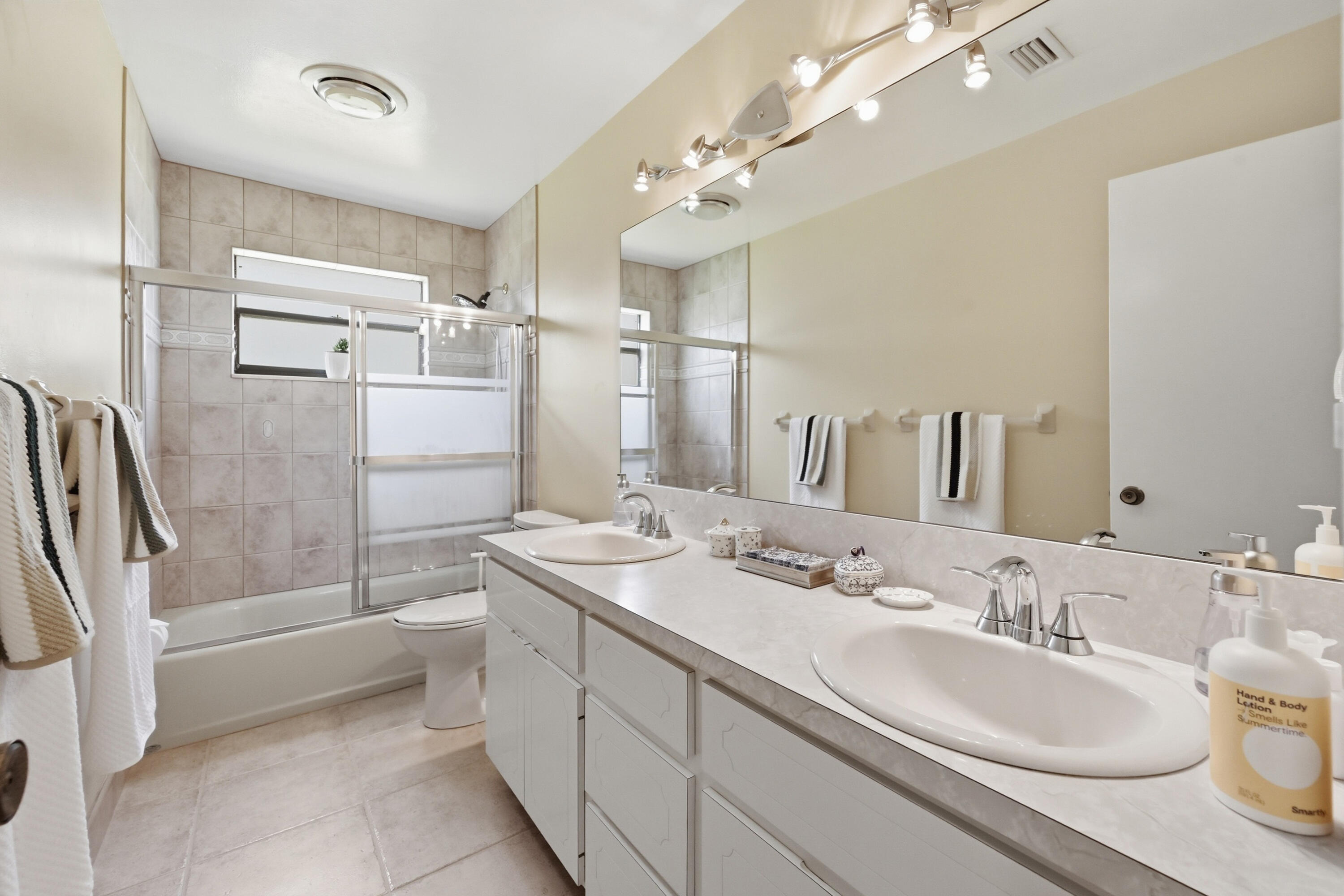 CYPRESS LAKES - Residential