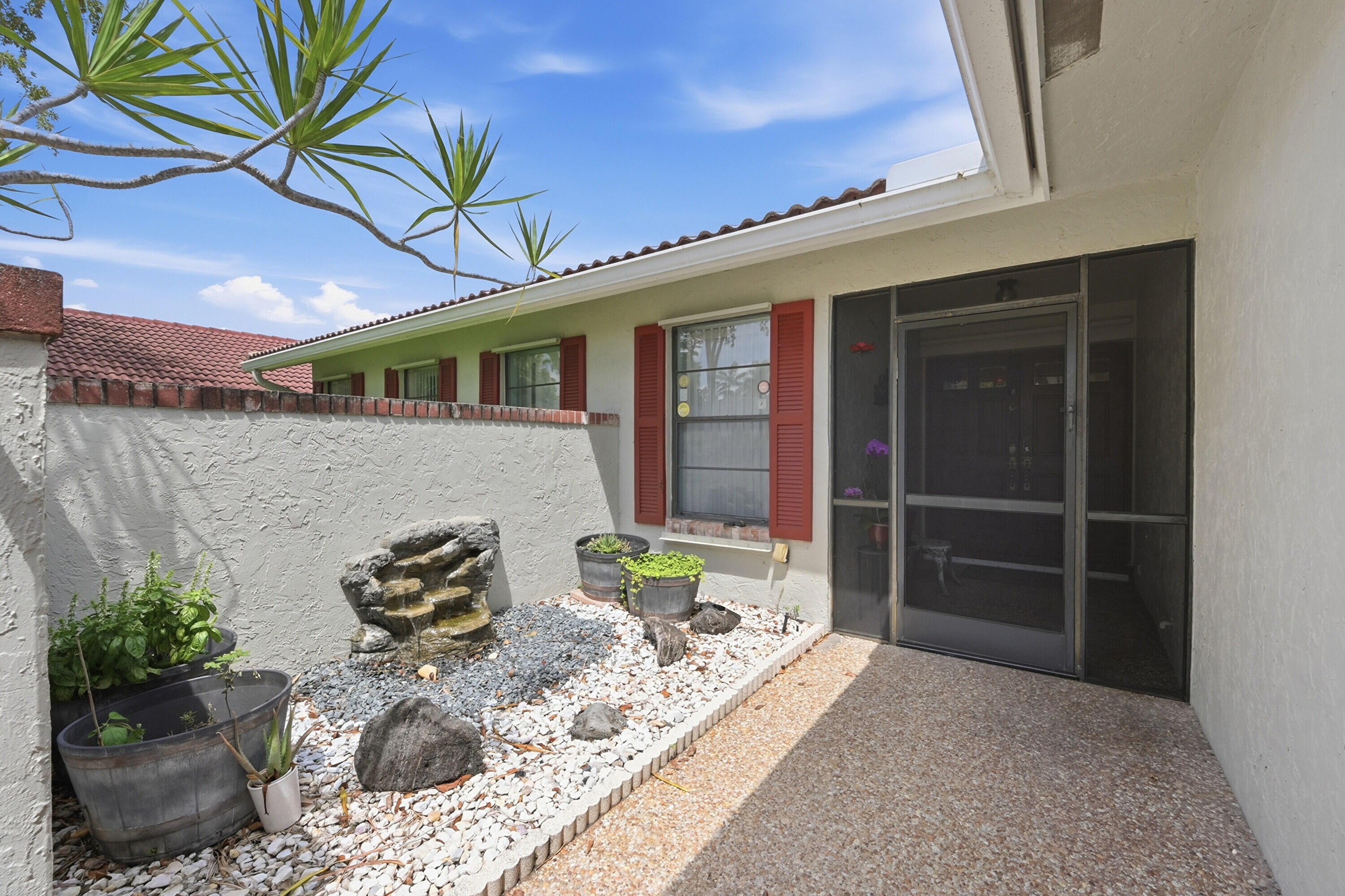 CYPRESS LAKES - Residential