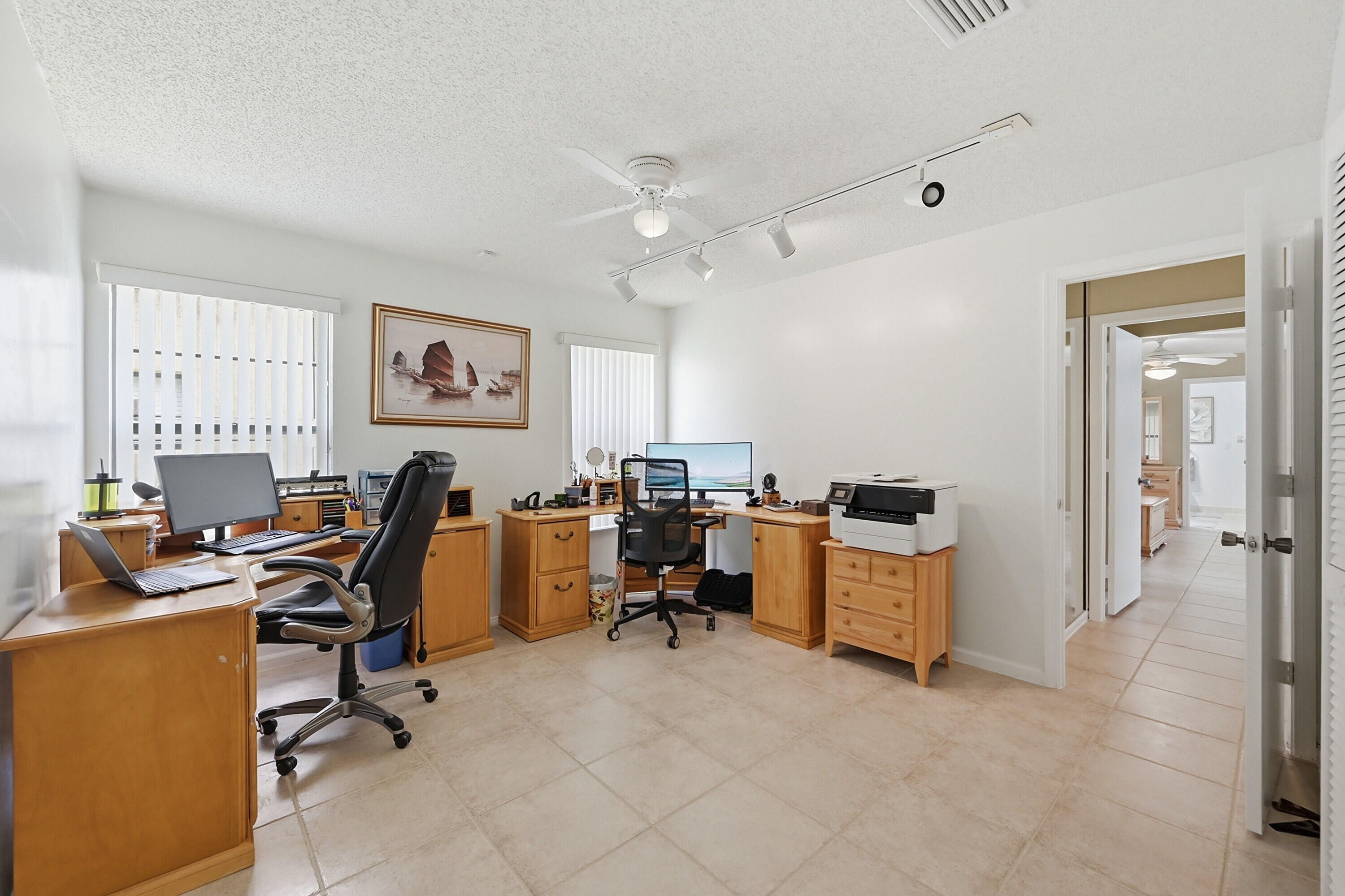 CYPRESS LAKES - Residential