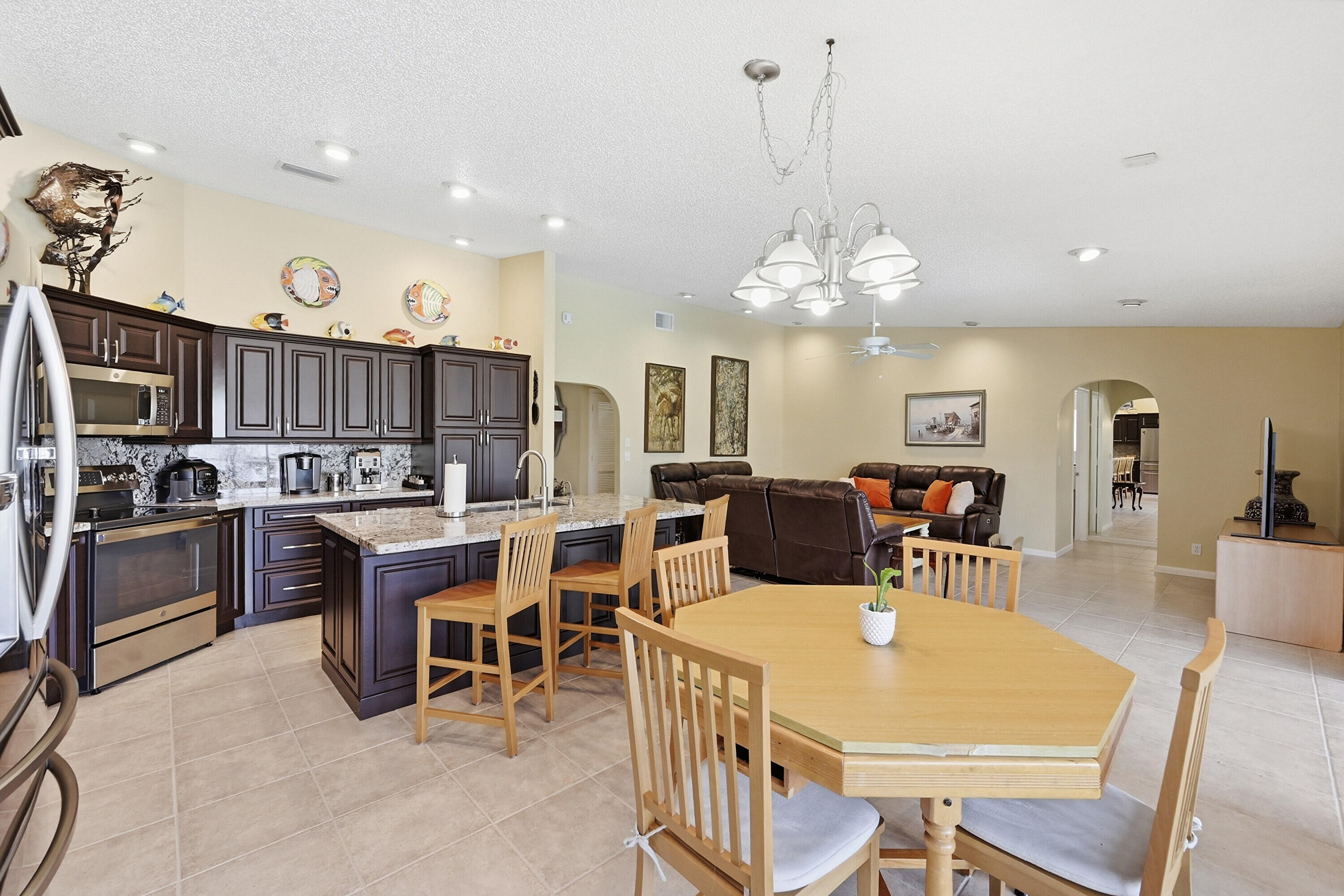 CYPRESS LAKES - Residential