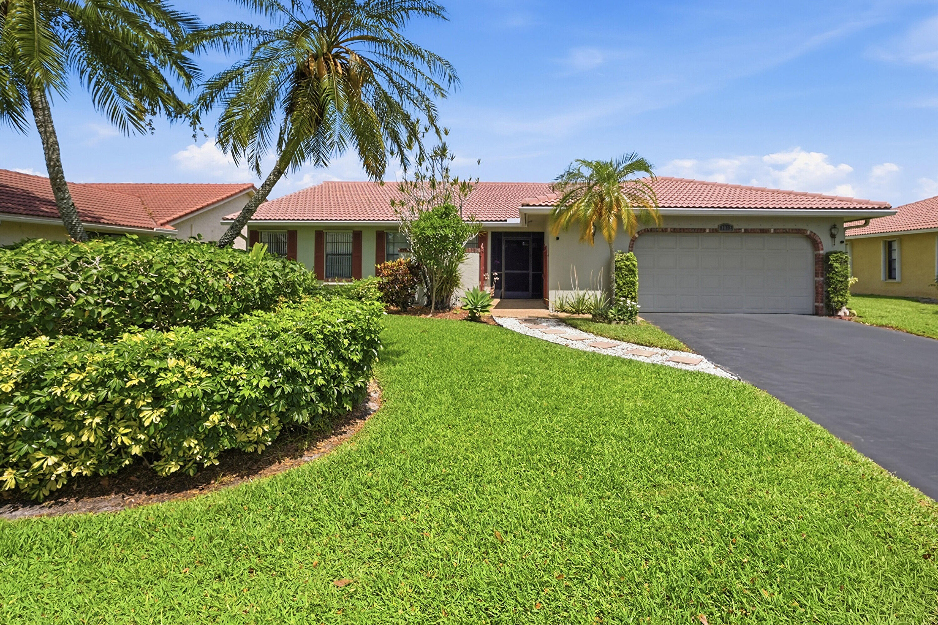 CYPRESS LAKES - Residential