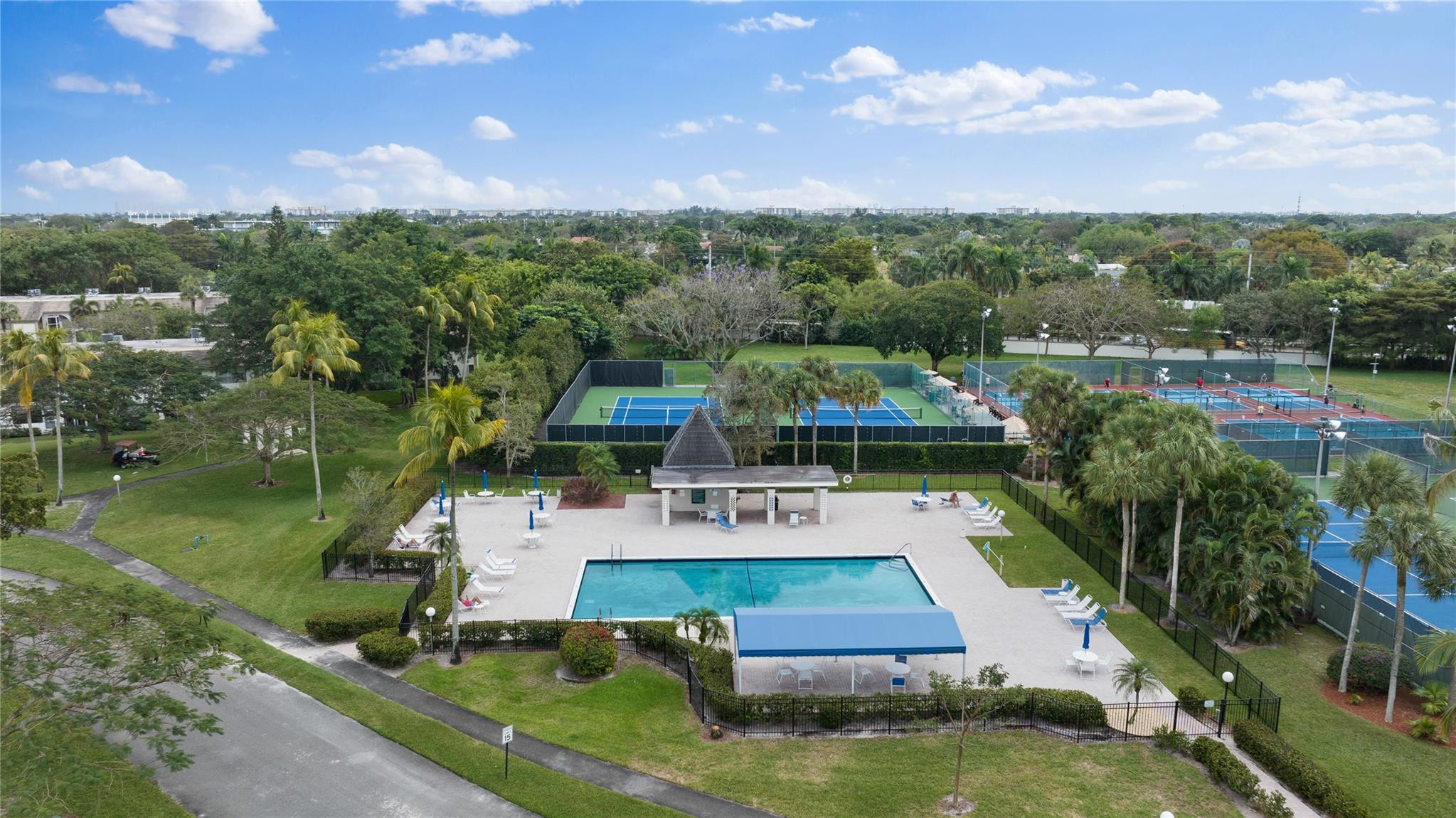 NASSAU VILLAGE WYNMOOR CONDO - Residential