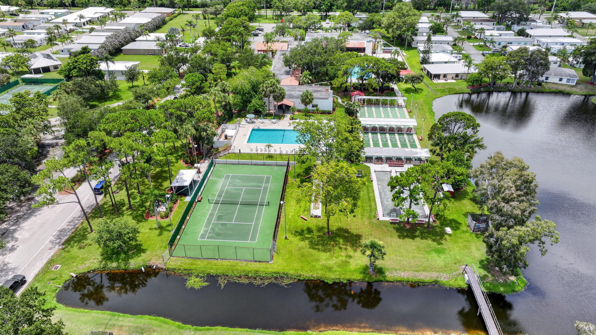 SPANISH LAKES ONE LEASEHOLD ESTATES - Residential