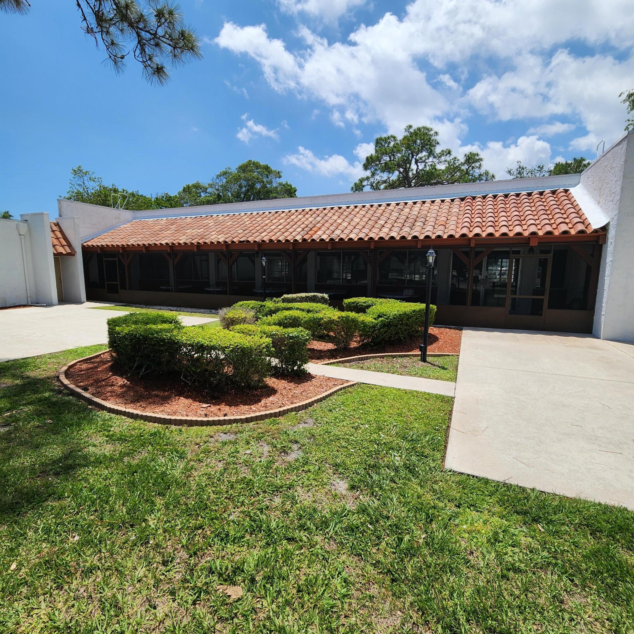 SPANISH LAKES ONE LEASEHOLD ESTATES - Residential