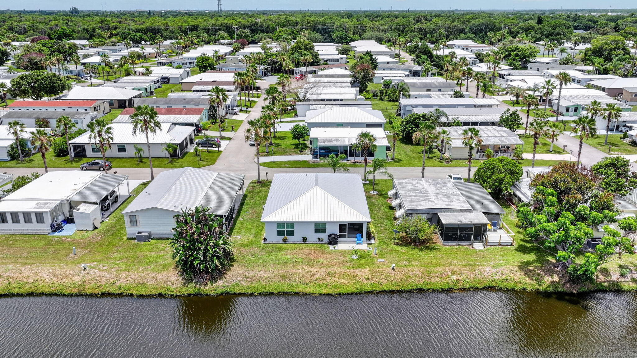 SPANISH LAKES ONE LEASEHOLD ESTATES - Residential