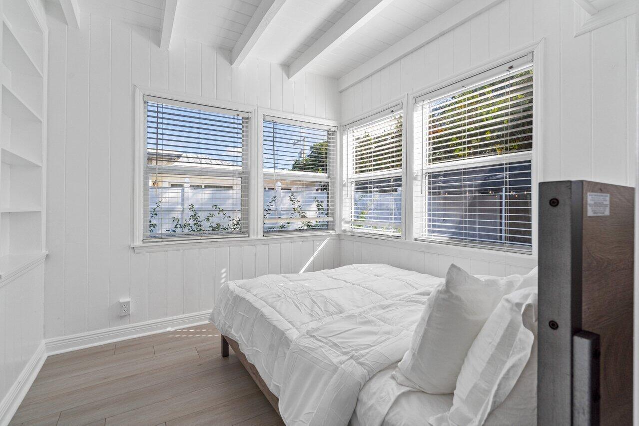 DELRAY TOWN OF - Residential Income