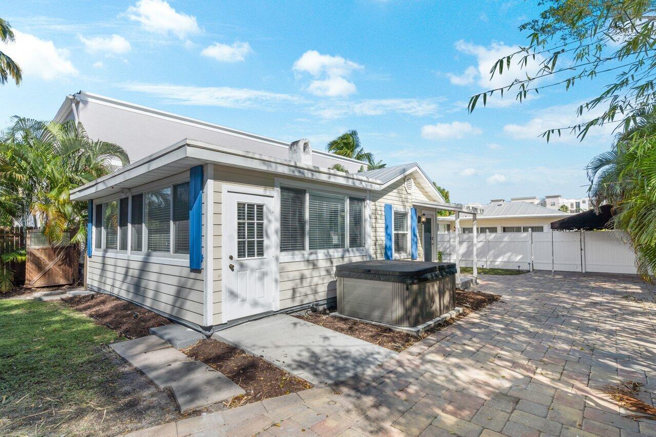 DELRAY TOWN OF - Residential Income