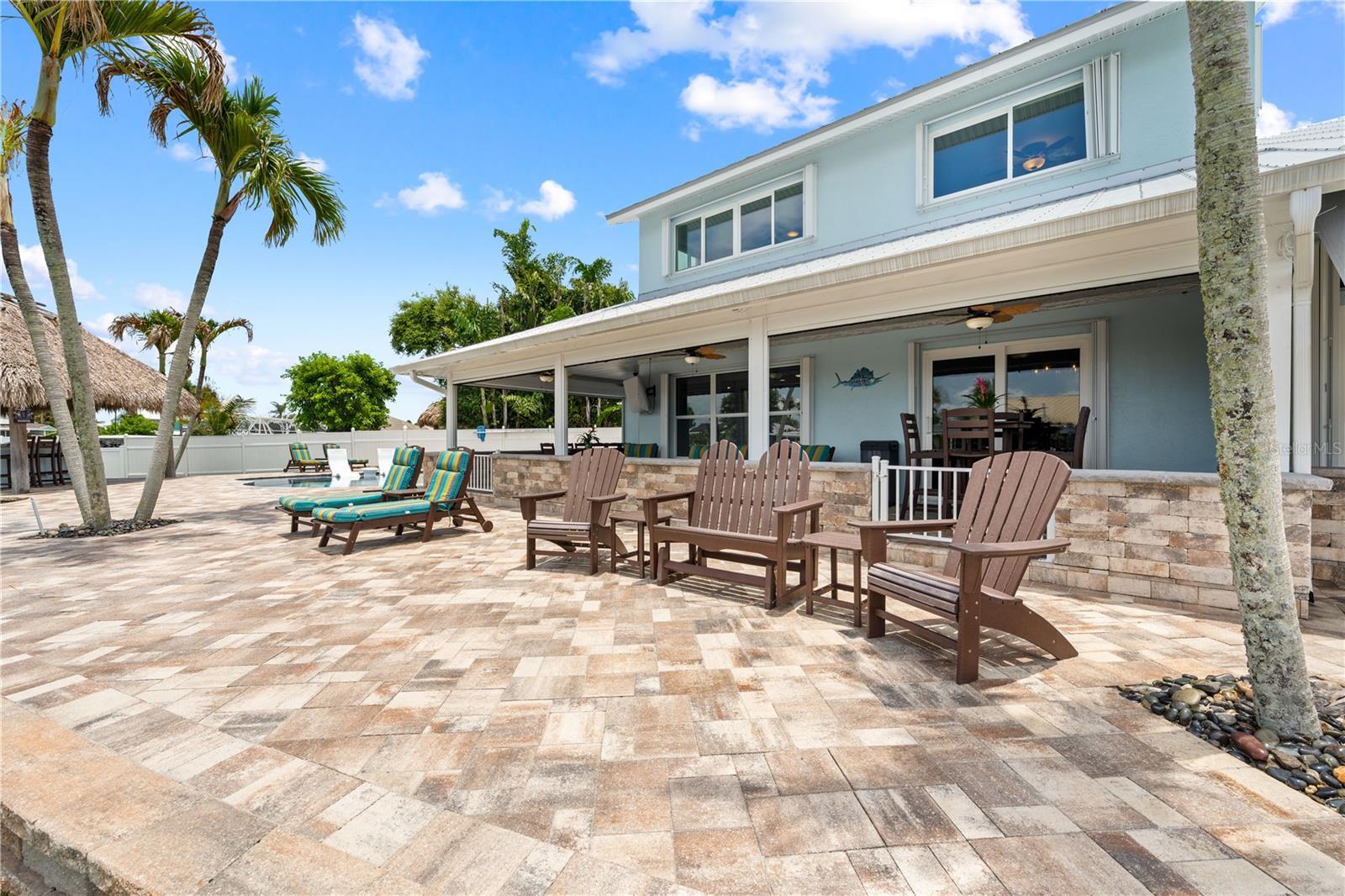QUEEN'S COVE UNIT 1 - Residential