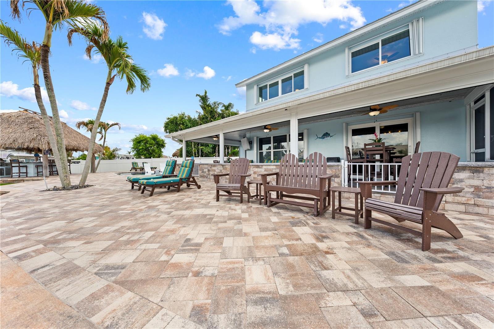 QUEEN'S COVE UNIT 1 - Residential