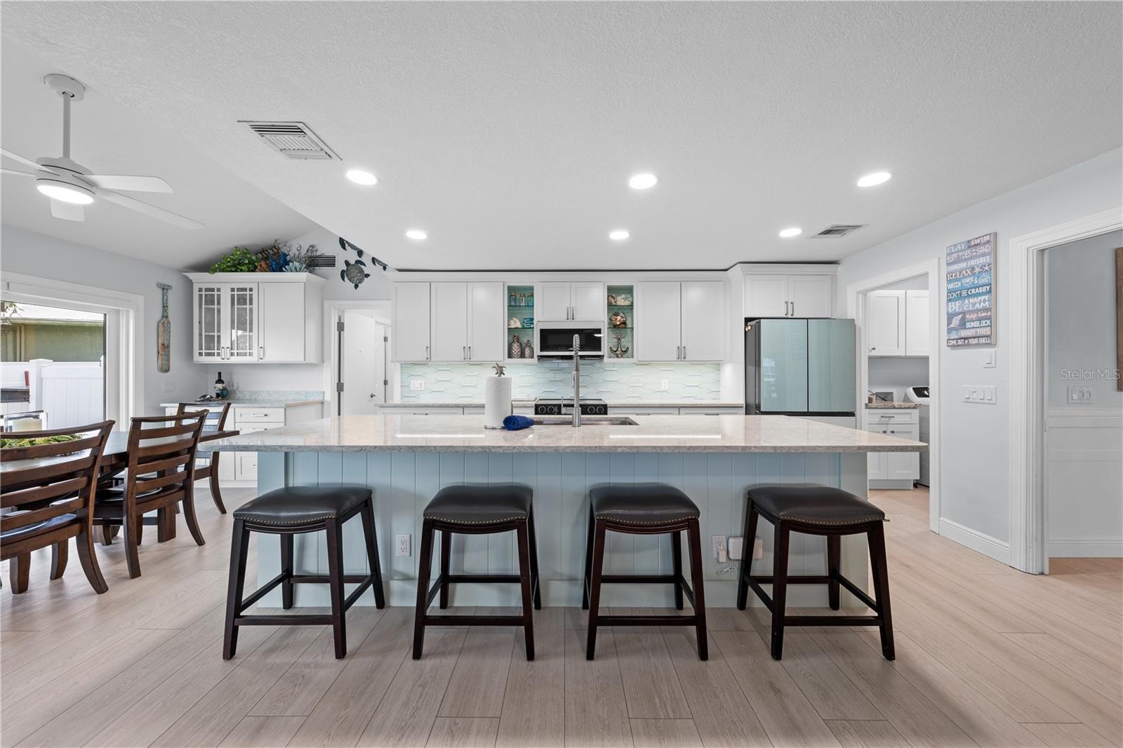 QUEEN'S COVE UNIT 1 - Residential