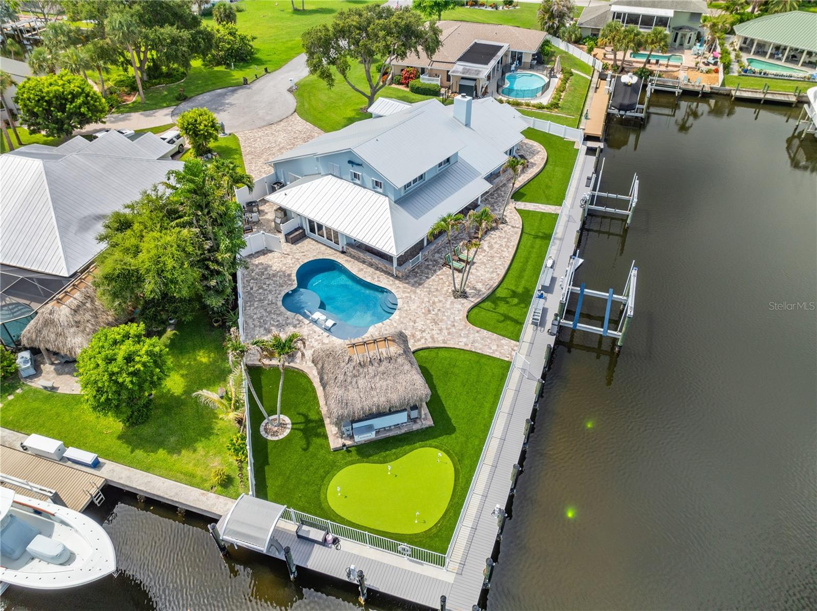 QUEEN'S COVE UNIT 1 - Residential