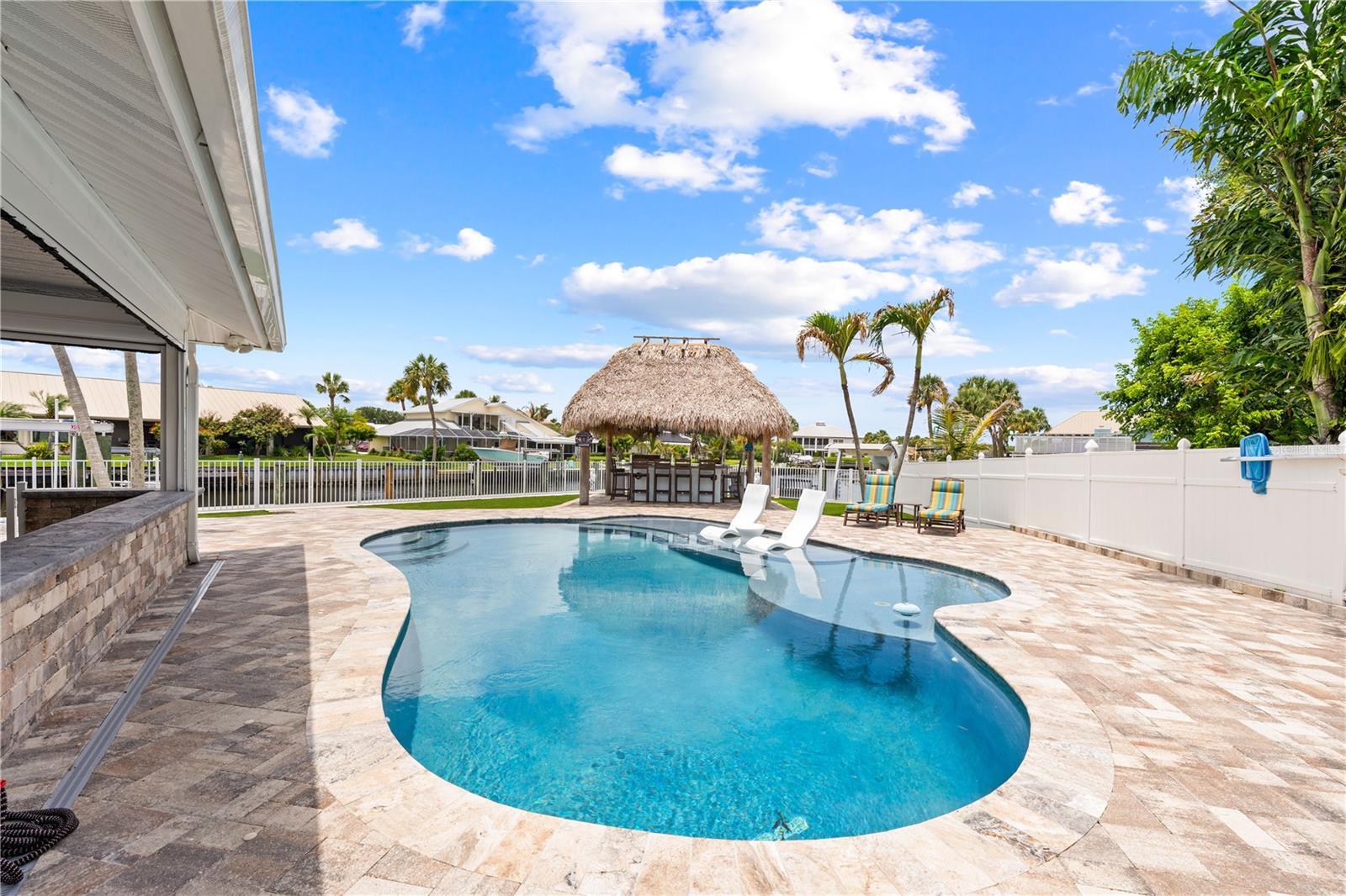 QUEEN'S COVE UNIT 1 - Residential