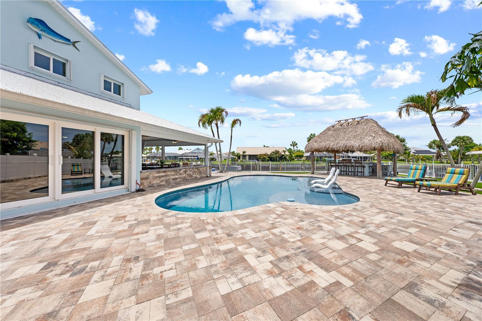 QUEEN'S COVE UNIT 1 - Residential