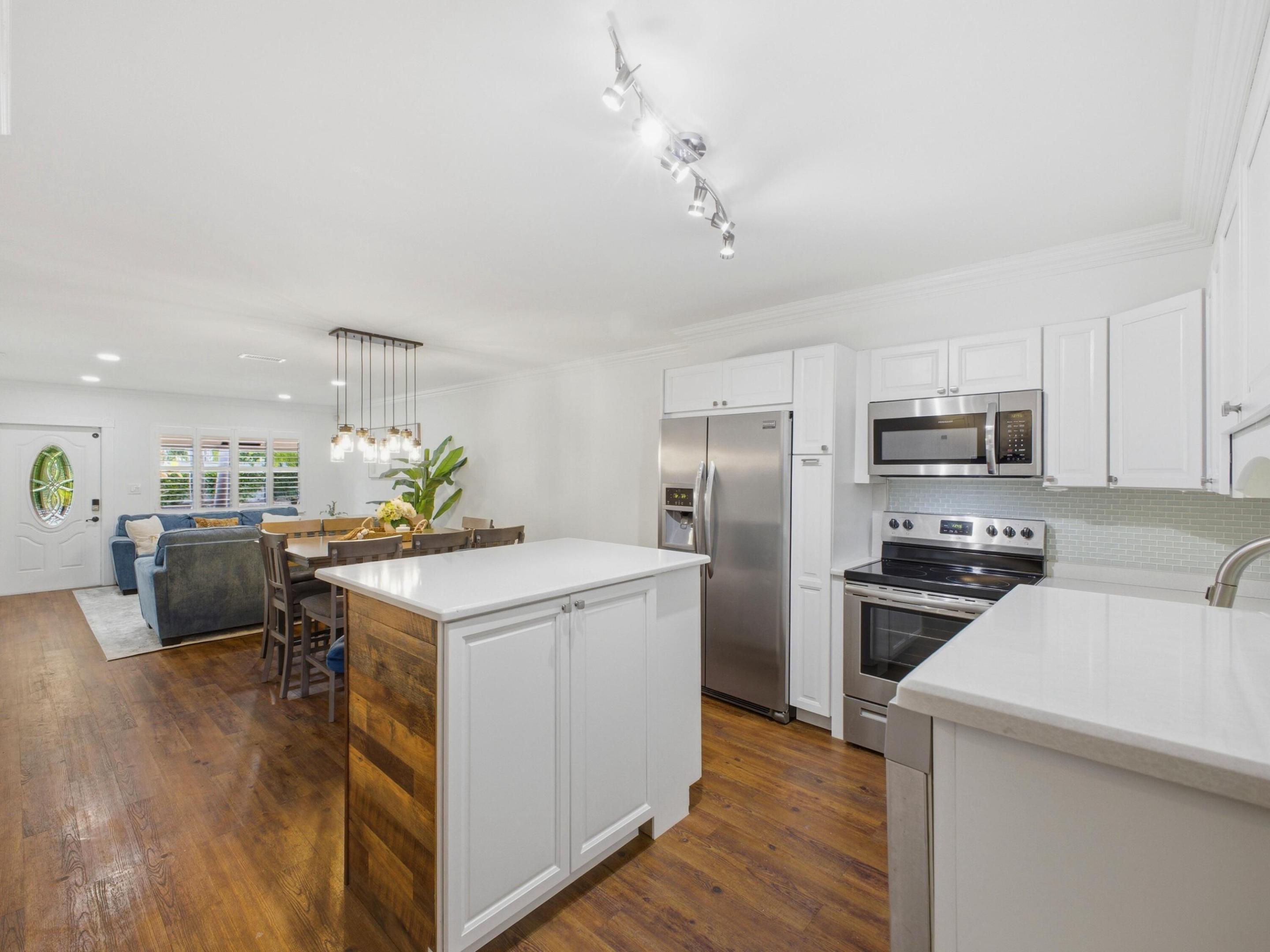 POMPANO WATERWAY ESTATES 1ST ADD - Residential Lease