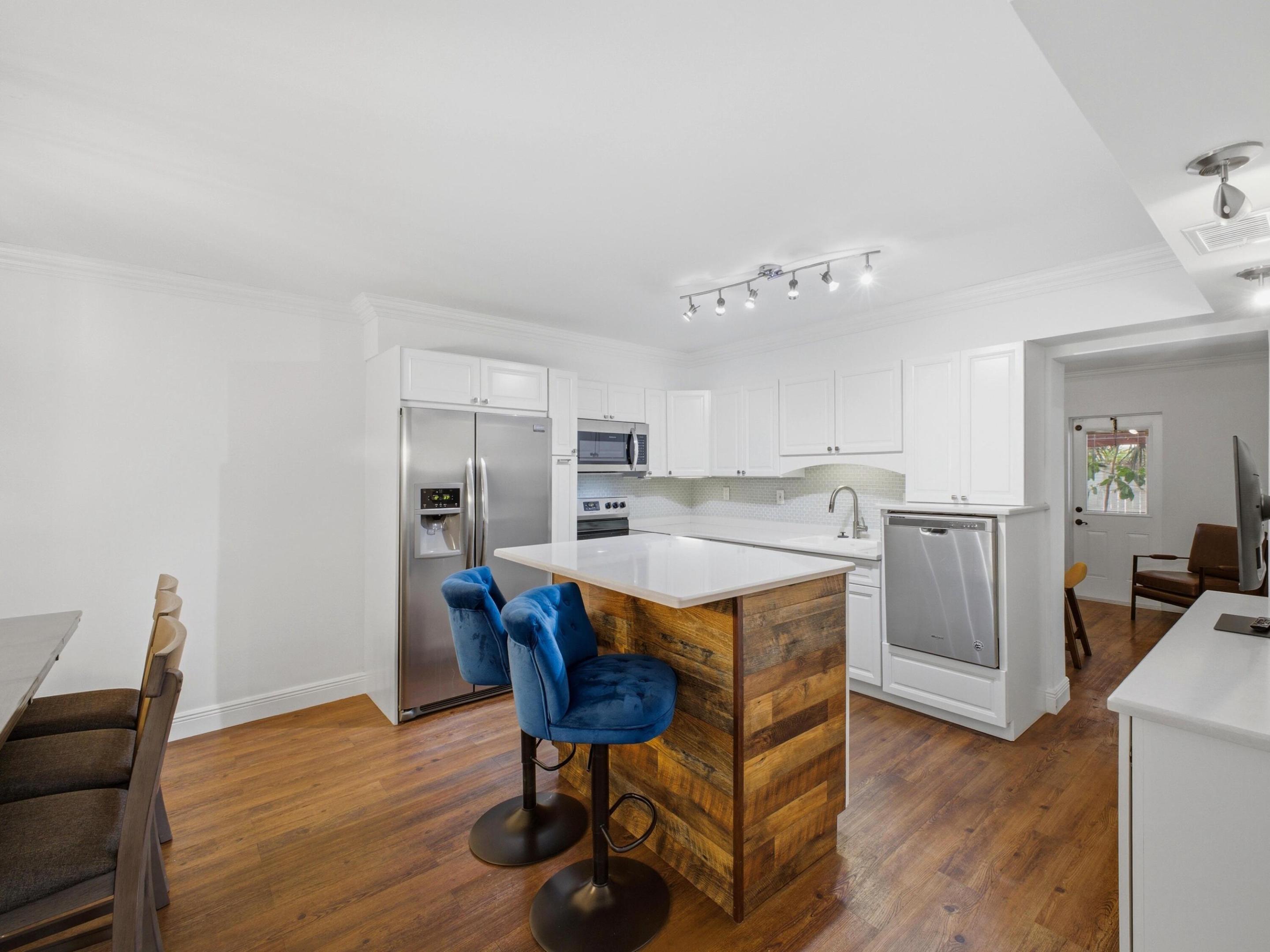 POMPANO WATERWAY ESTATES 1ST ADD - Residential Lease