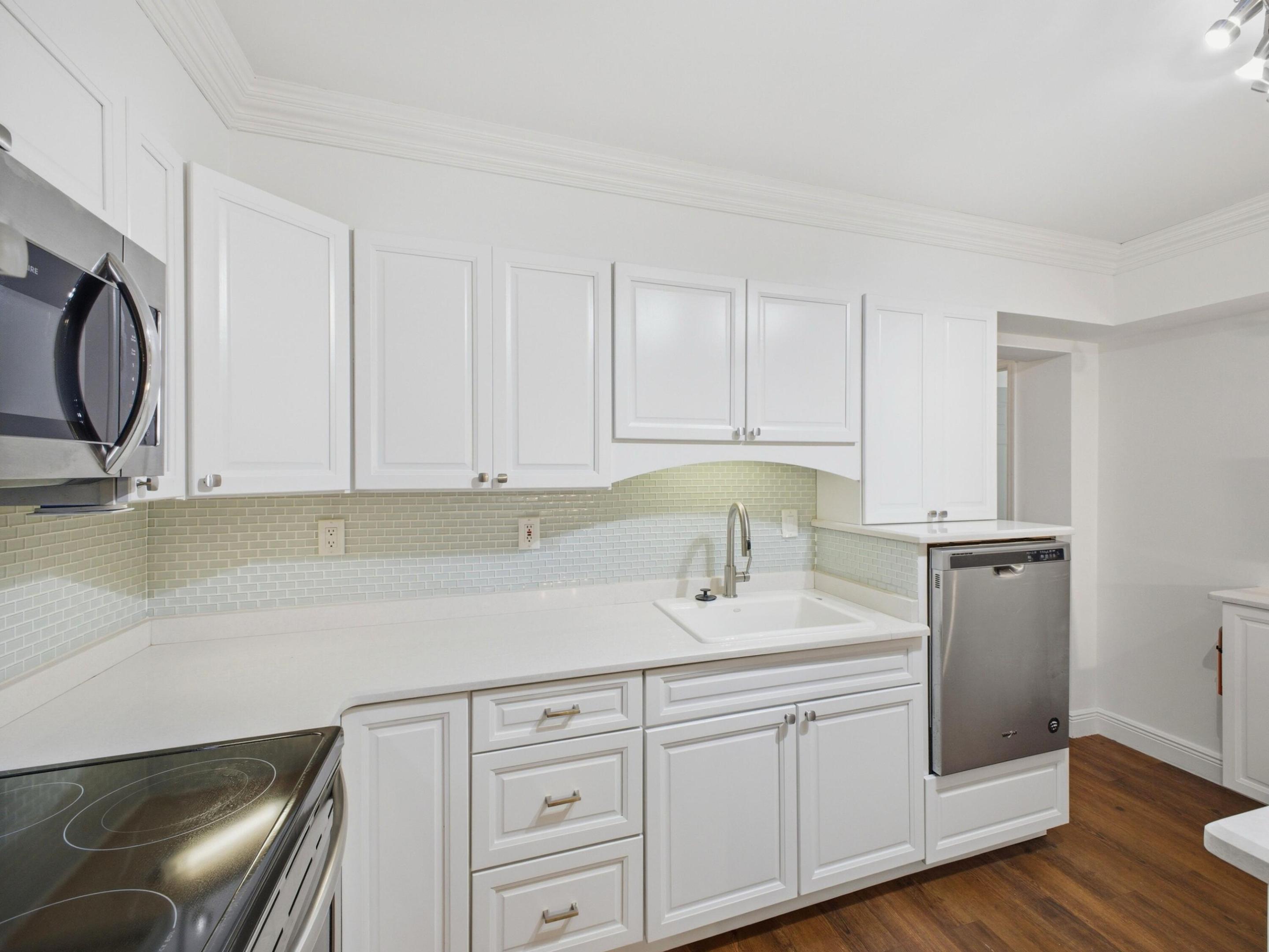 POMPANO WATERWAY ESTATES 1ST ADD - Residential Lease
