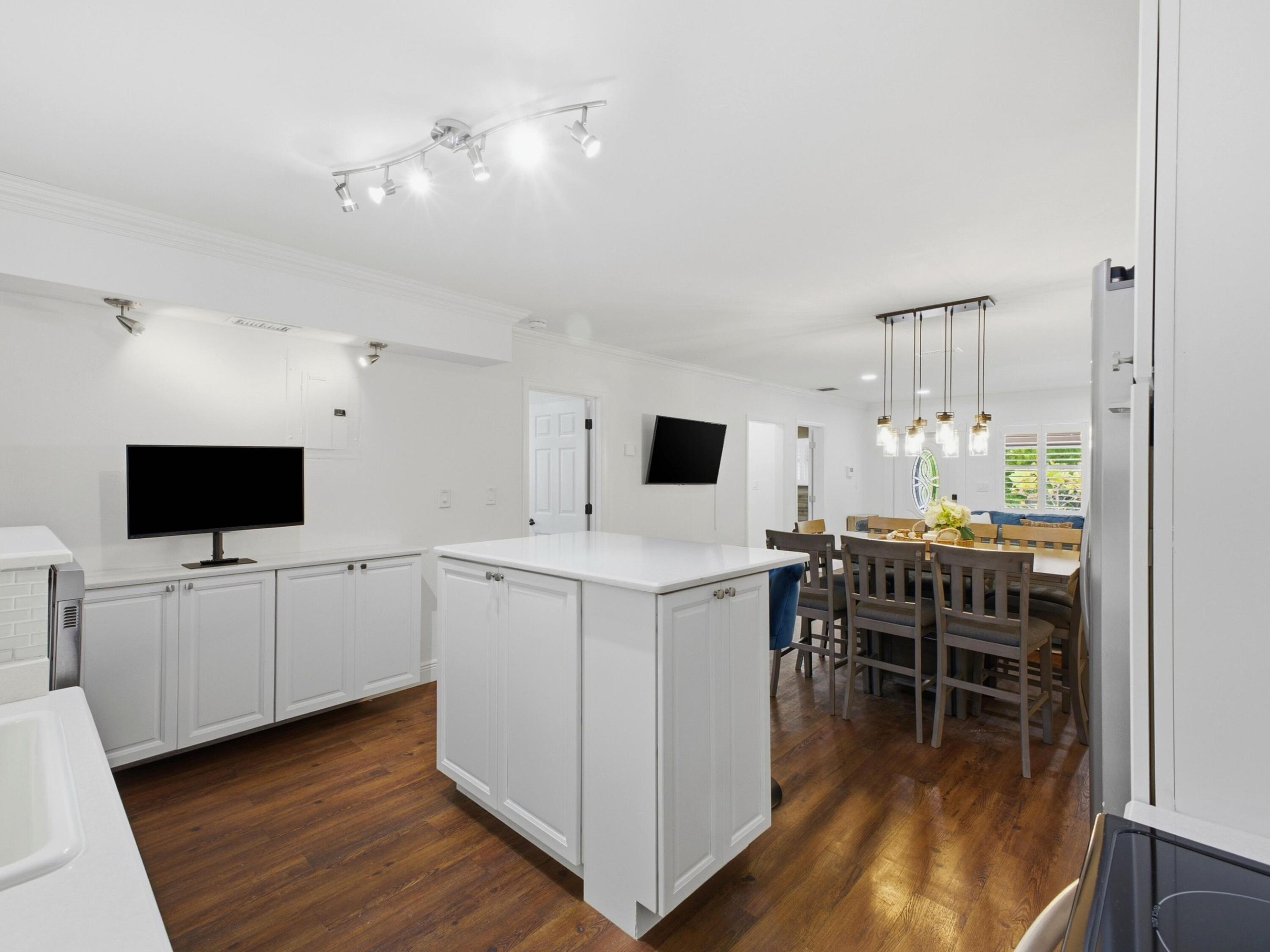POMPANO WATERWAY ESTATES 1ST ADD - Residential Lease