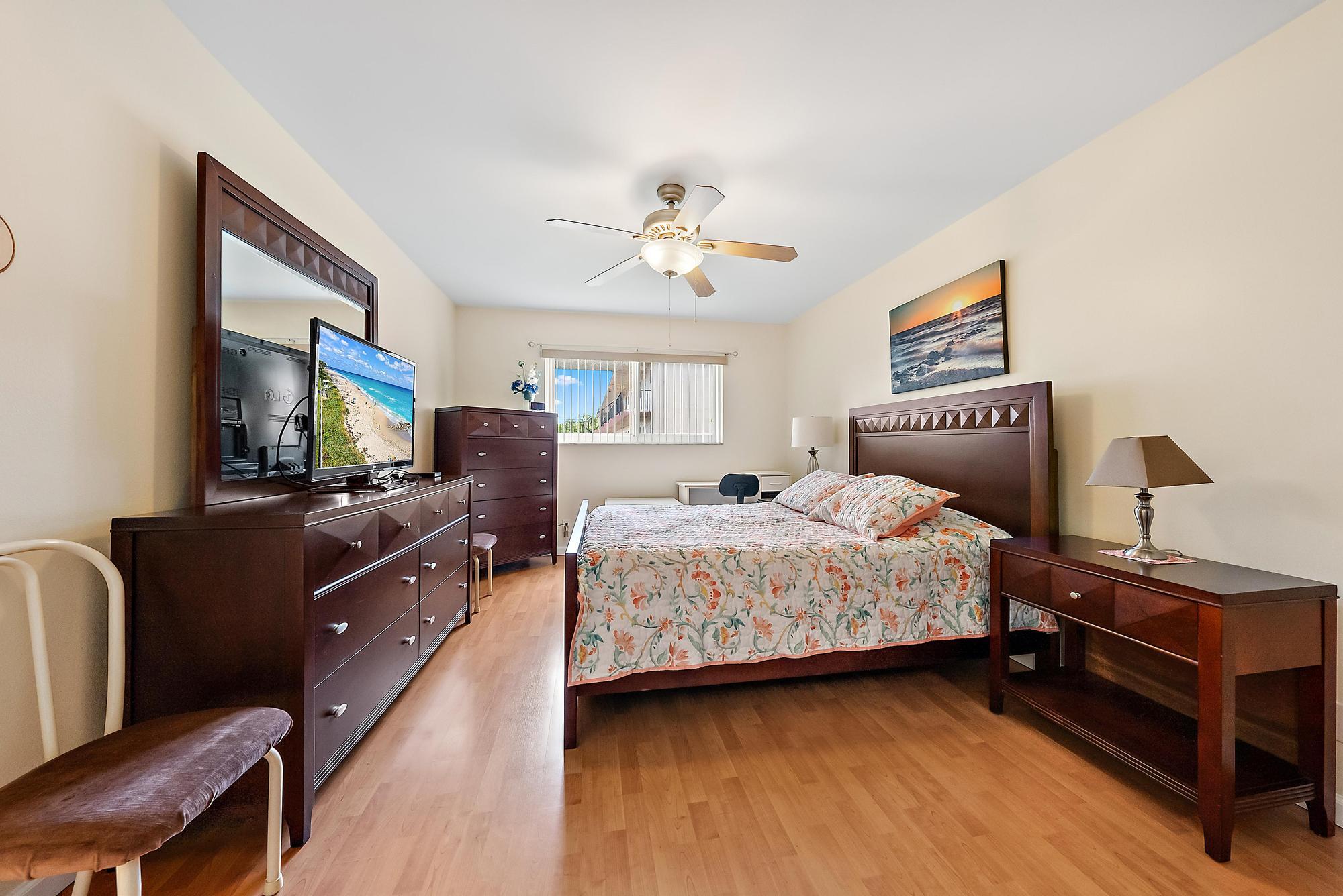 LAKESIDE VILLAGE CONDO 7 - Residential