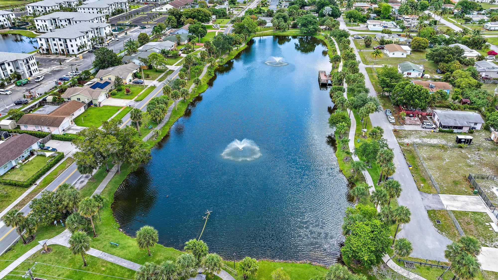 LAKESIDE VILLAGE CONDO 7 - Residential