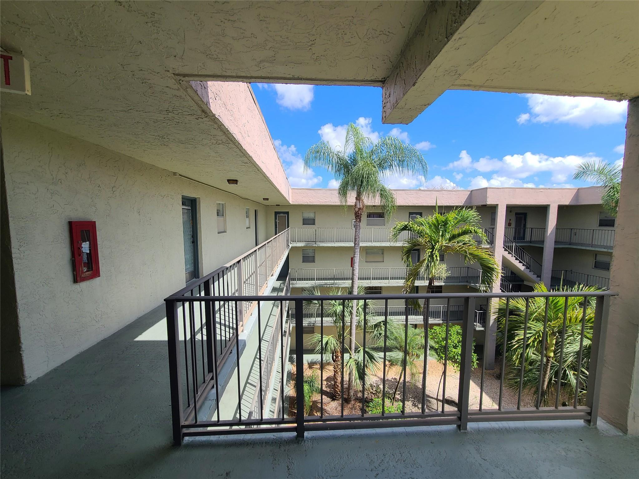 COURTYARDS OF BROWARD CONDO - Residential