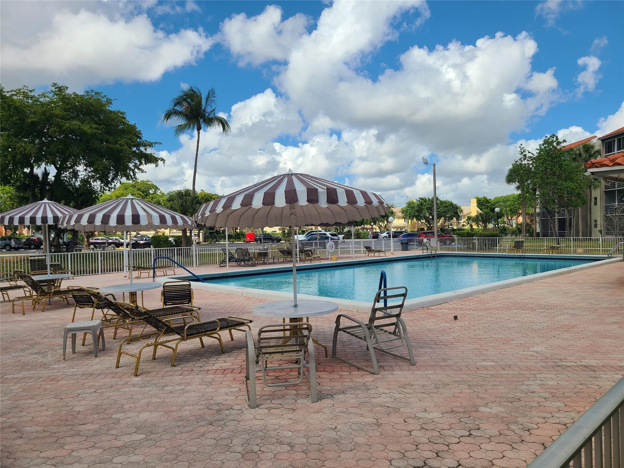 COURTYARDS OF BROWARD CONDO - Residential