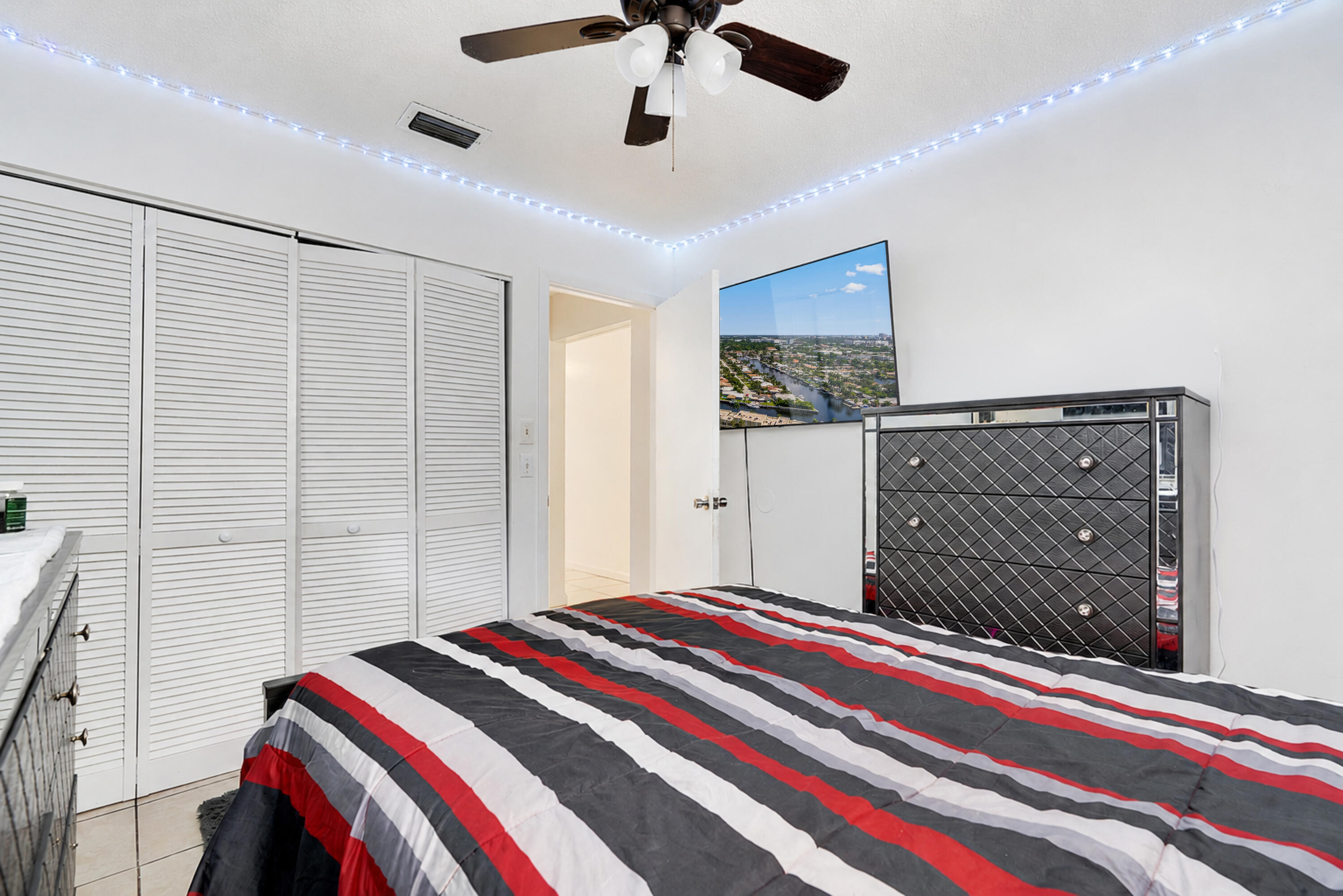 MIL-LAKE ESTATES 1 - Residential
