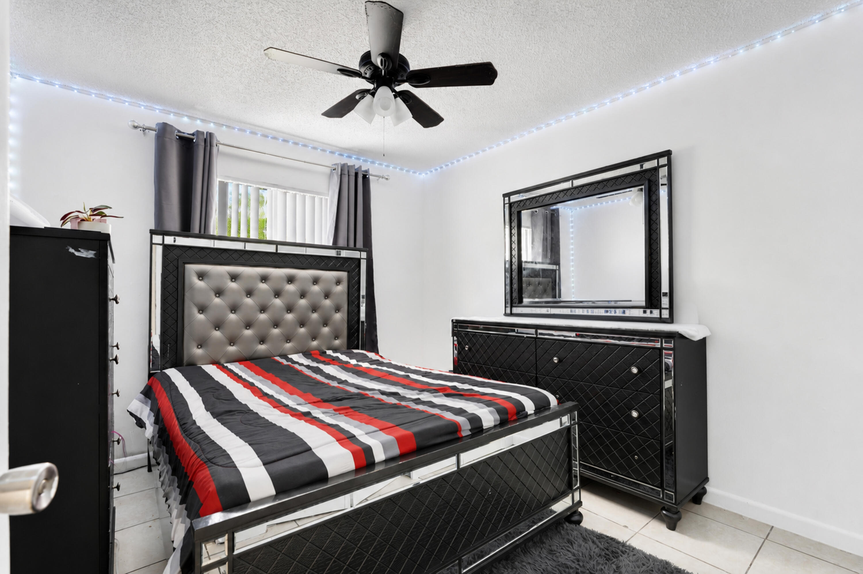 MIL-LAKE ESTATES 1 - Residential