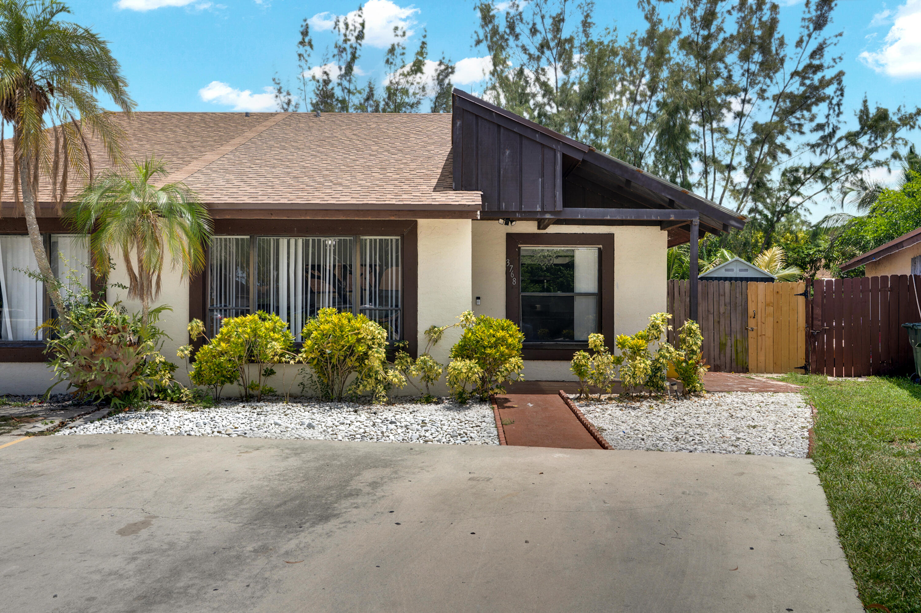 MIL-LAKE ESTATES 1 - Residential