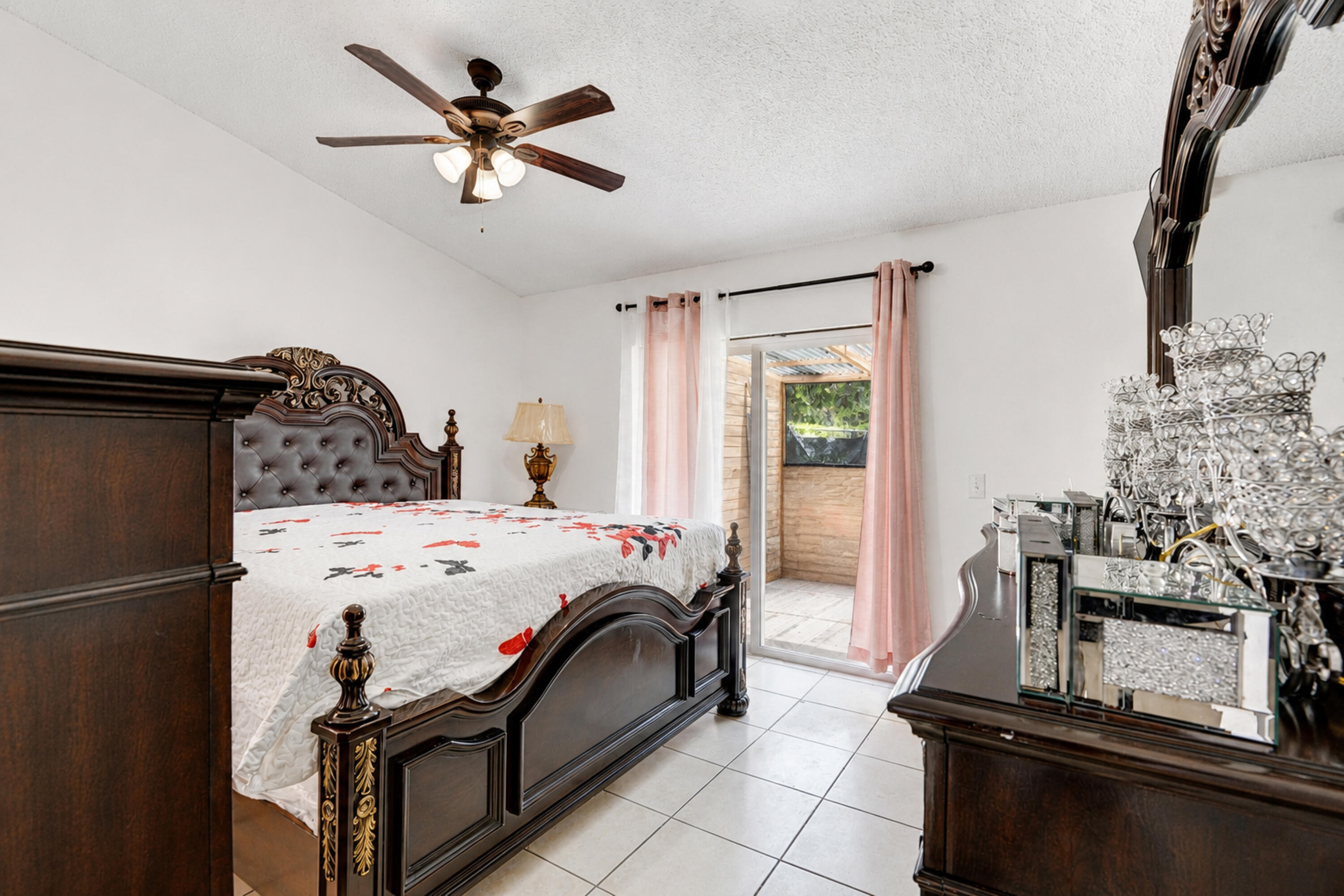 MIL-LAKE ESTATES 1 - Residential