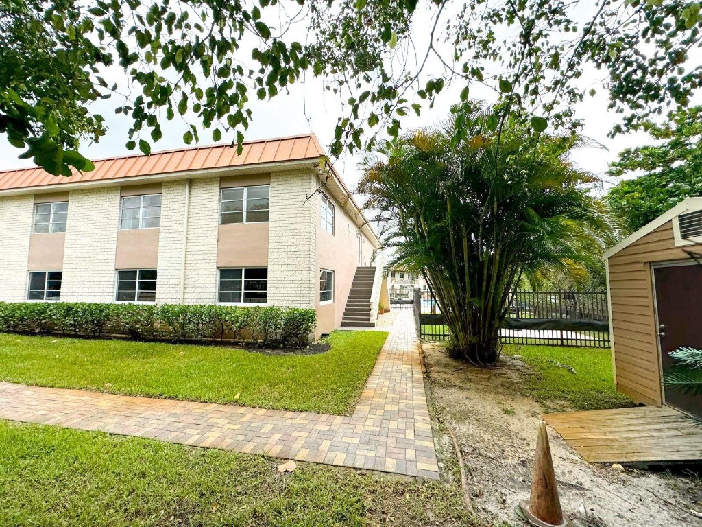 MANOR GROVE VILLAGE ONE I - Residential