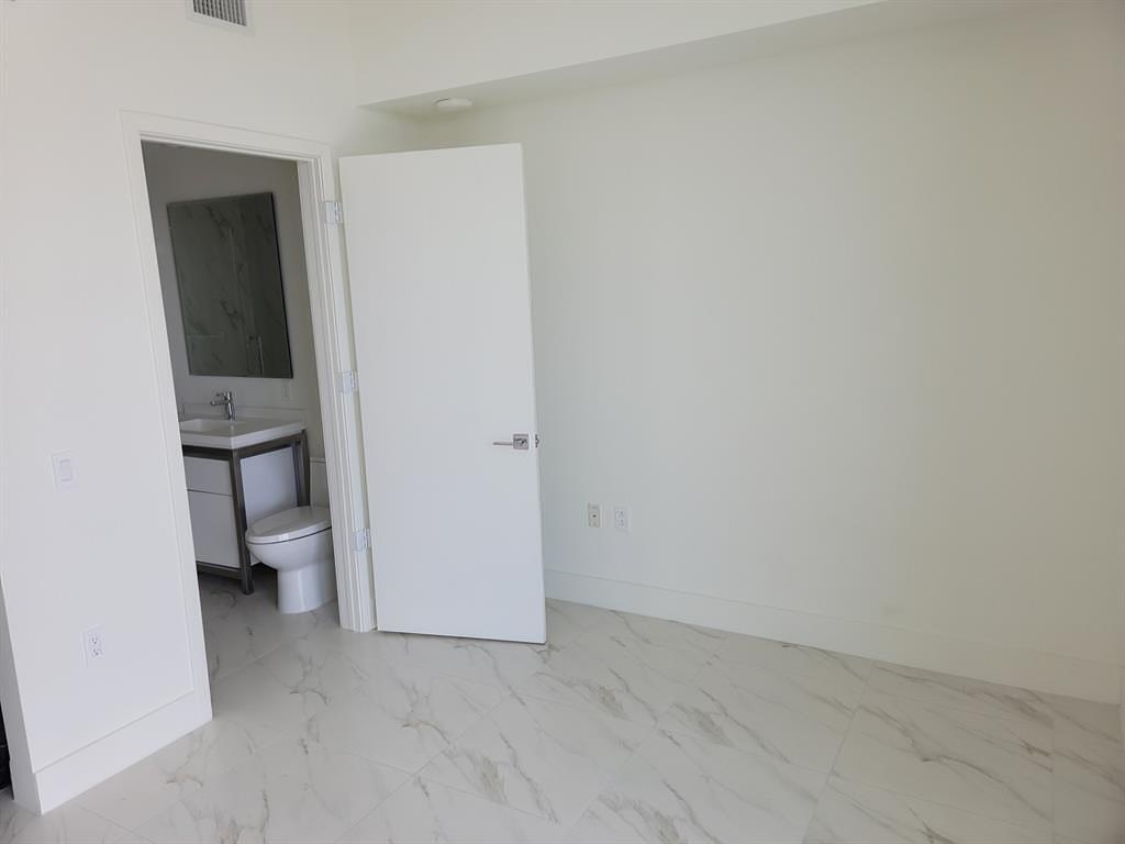 METROPICA NORTH TOWER ONE - Residential