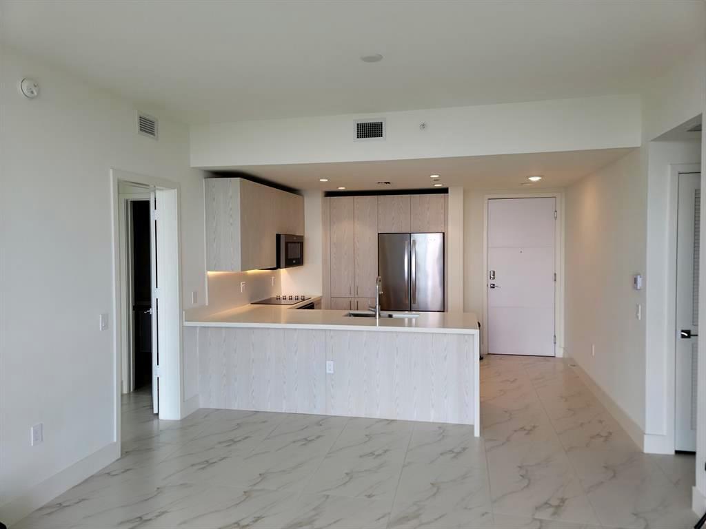 METROPICA NORTH TOWER ONE - Residential