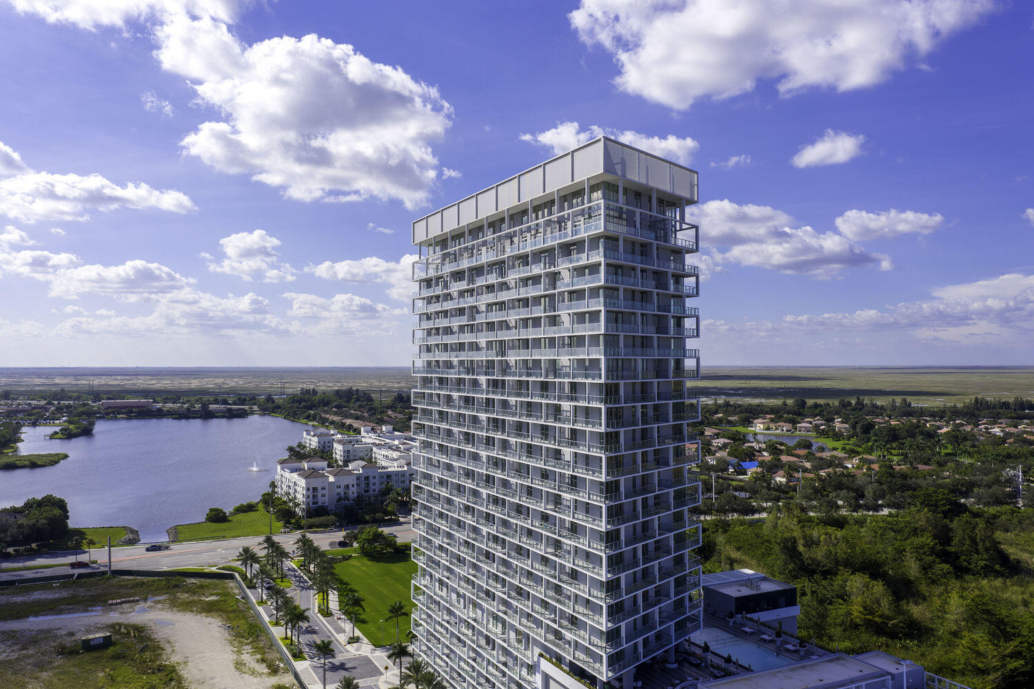 METROPICA NORTH TOWER ONE - Residential
