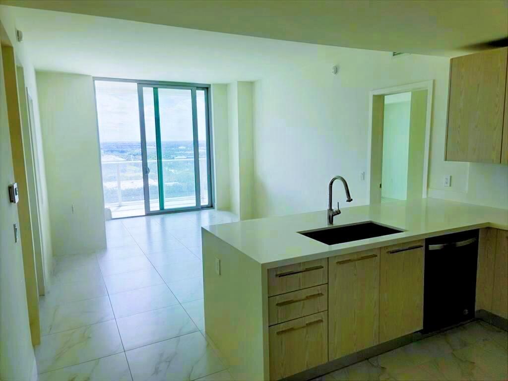 METROPICA NORTH TOWER ONE - Residential