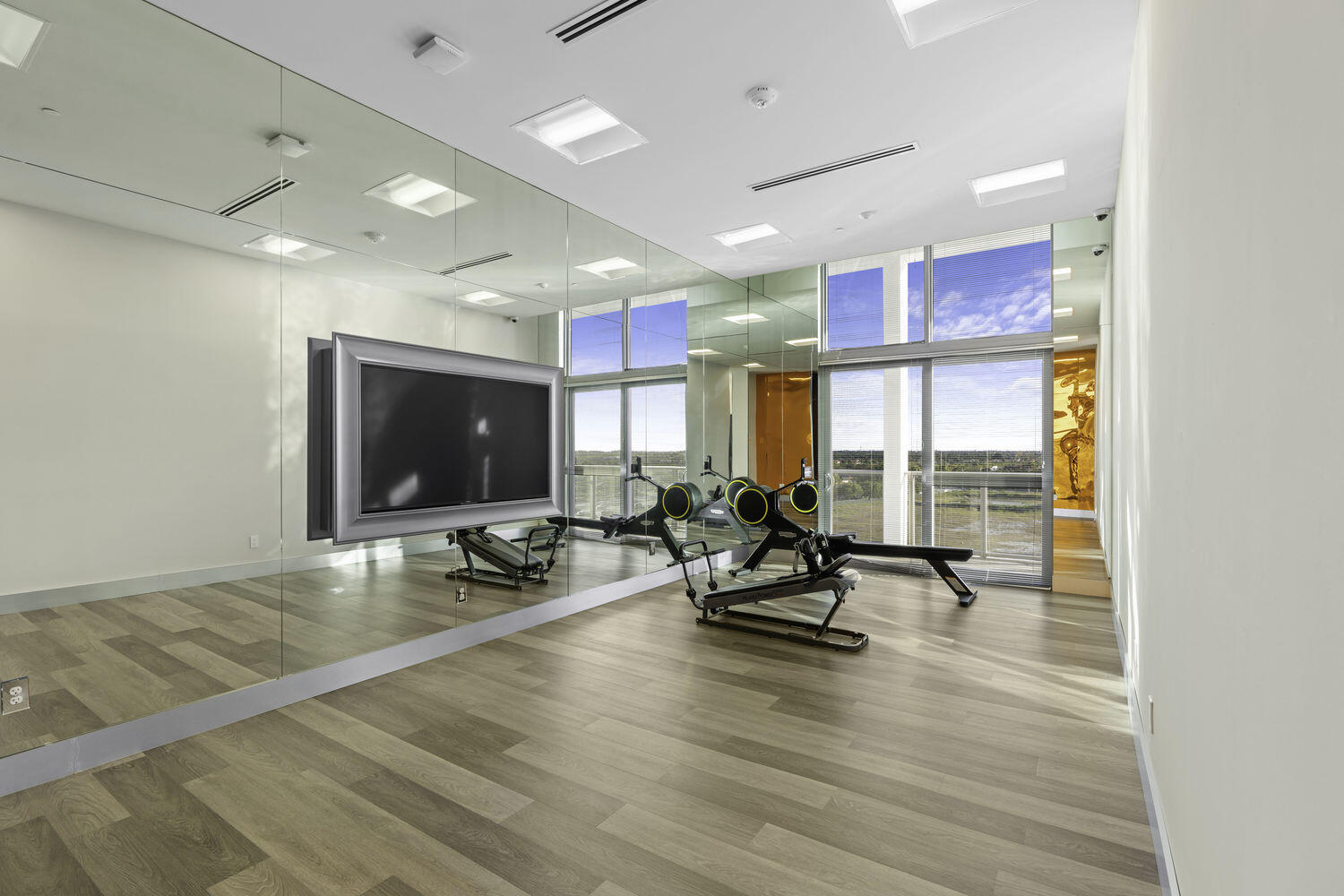 METROPICA NORTH TOWER ONE - Residential