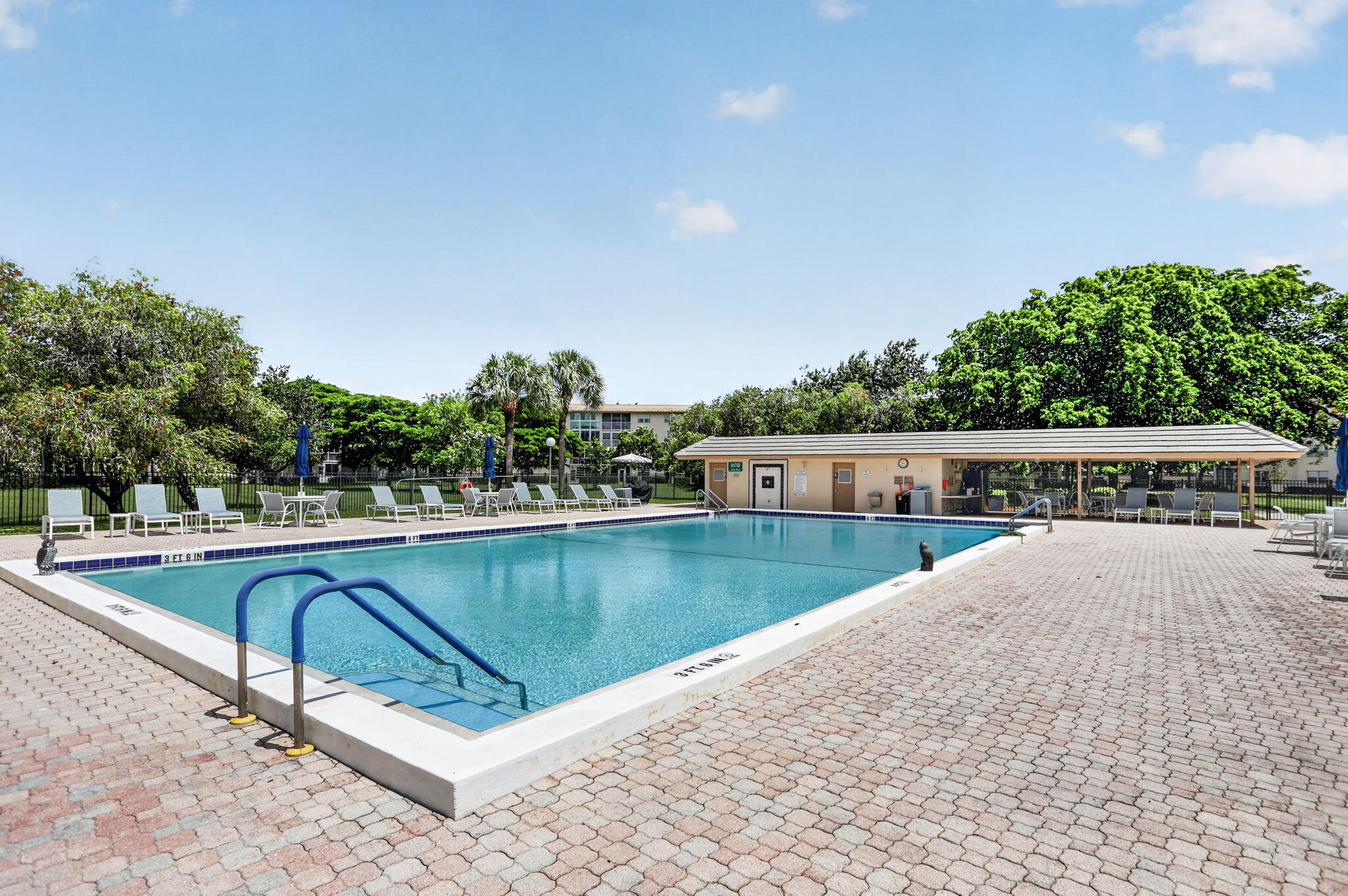 ABACO VILLAGE B CONDO - Residential
