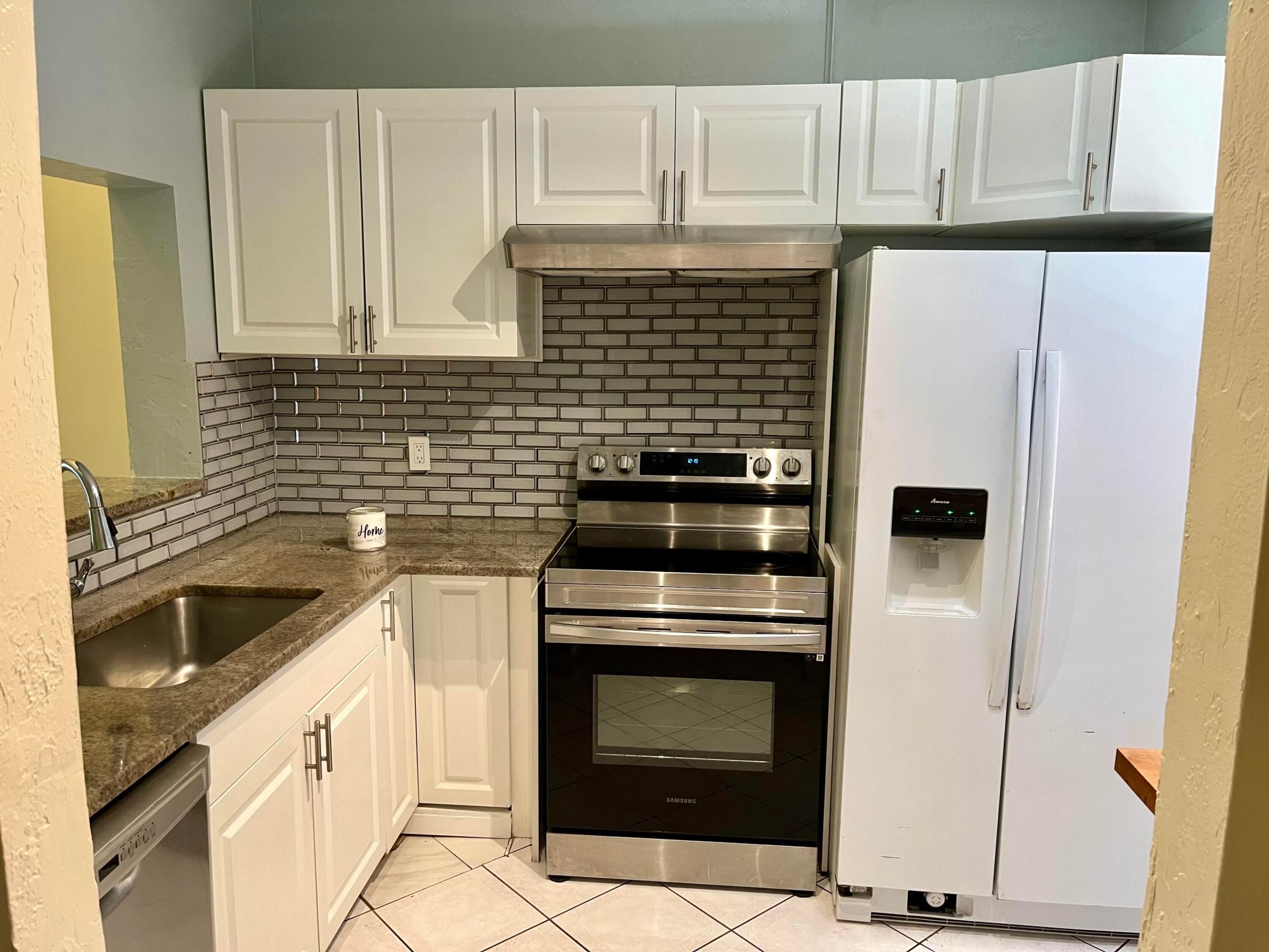 CROSS CREEK TOWNHOMES PLAT - Residential