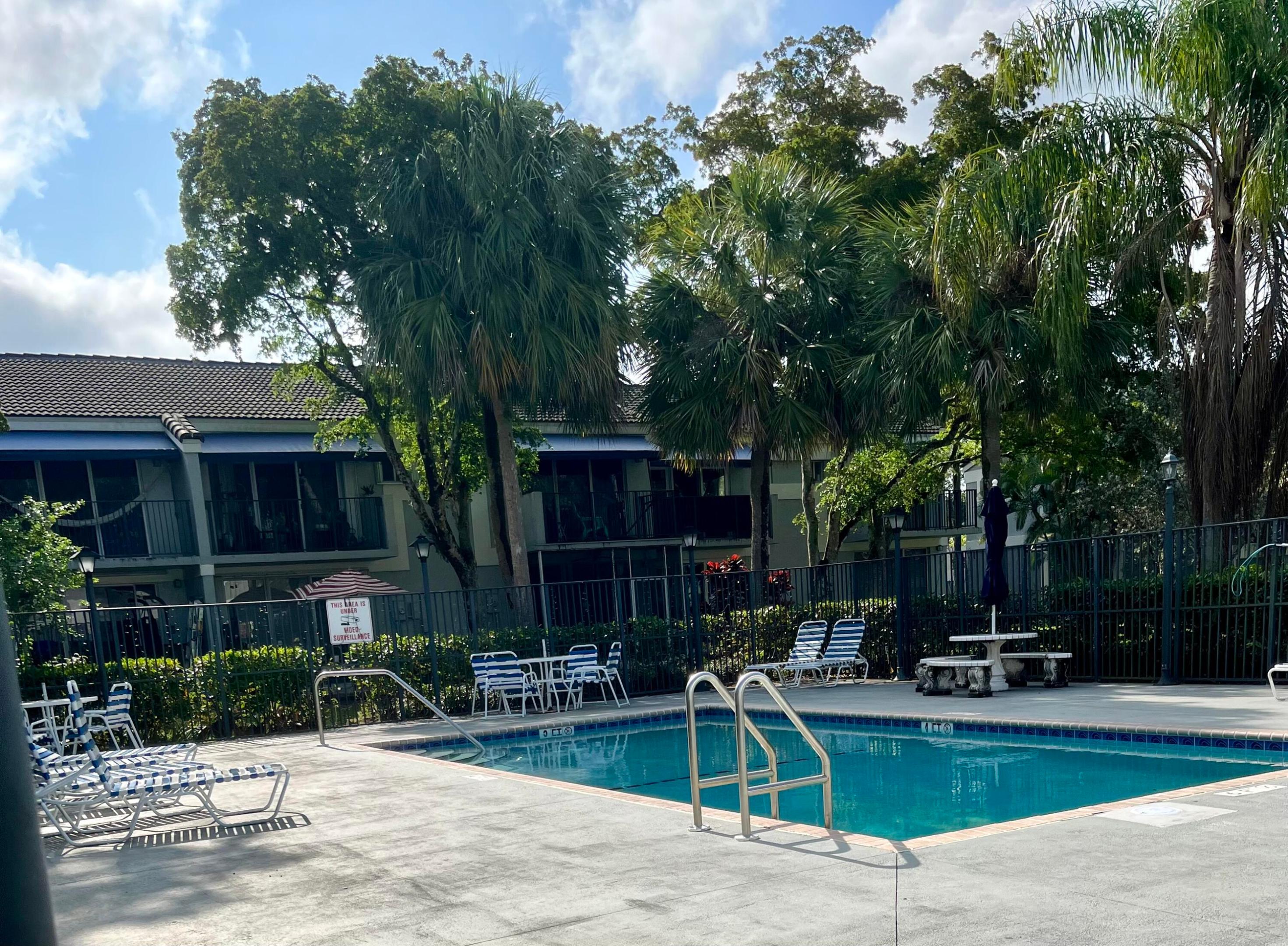CROSS CREEK TOWNHOMES PLAT - Residential