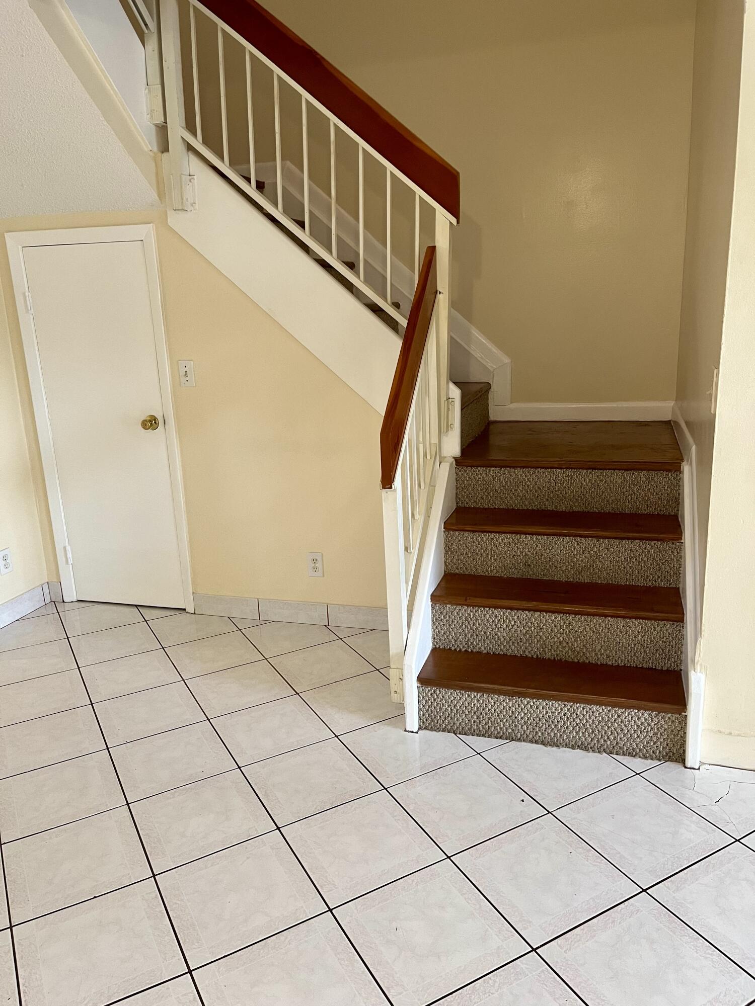CROSS CREEK TOWNHOMES PLAT - Residential