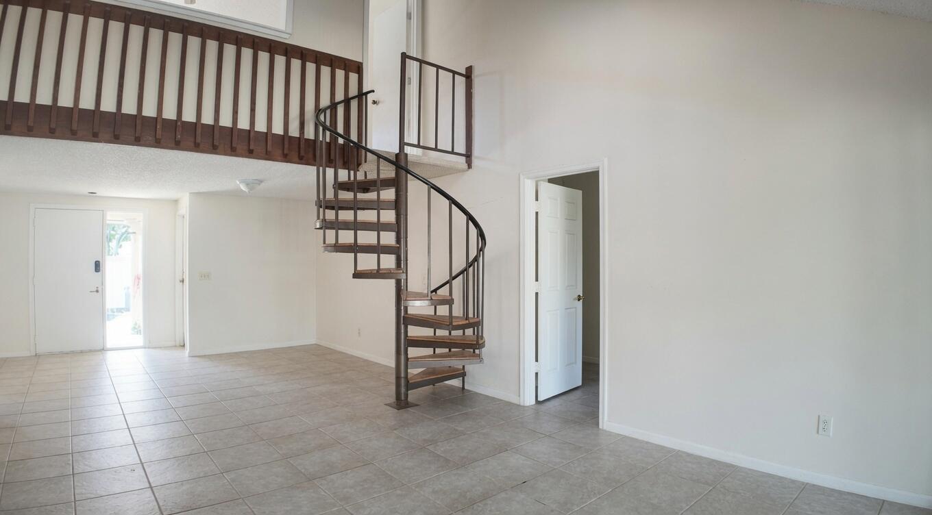 BEDFORD MEWS AT WELLINGTON - Residential Lease