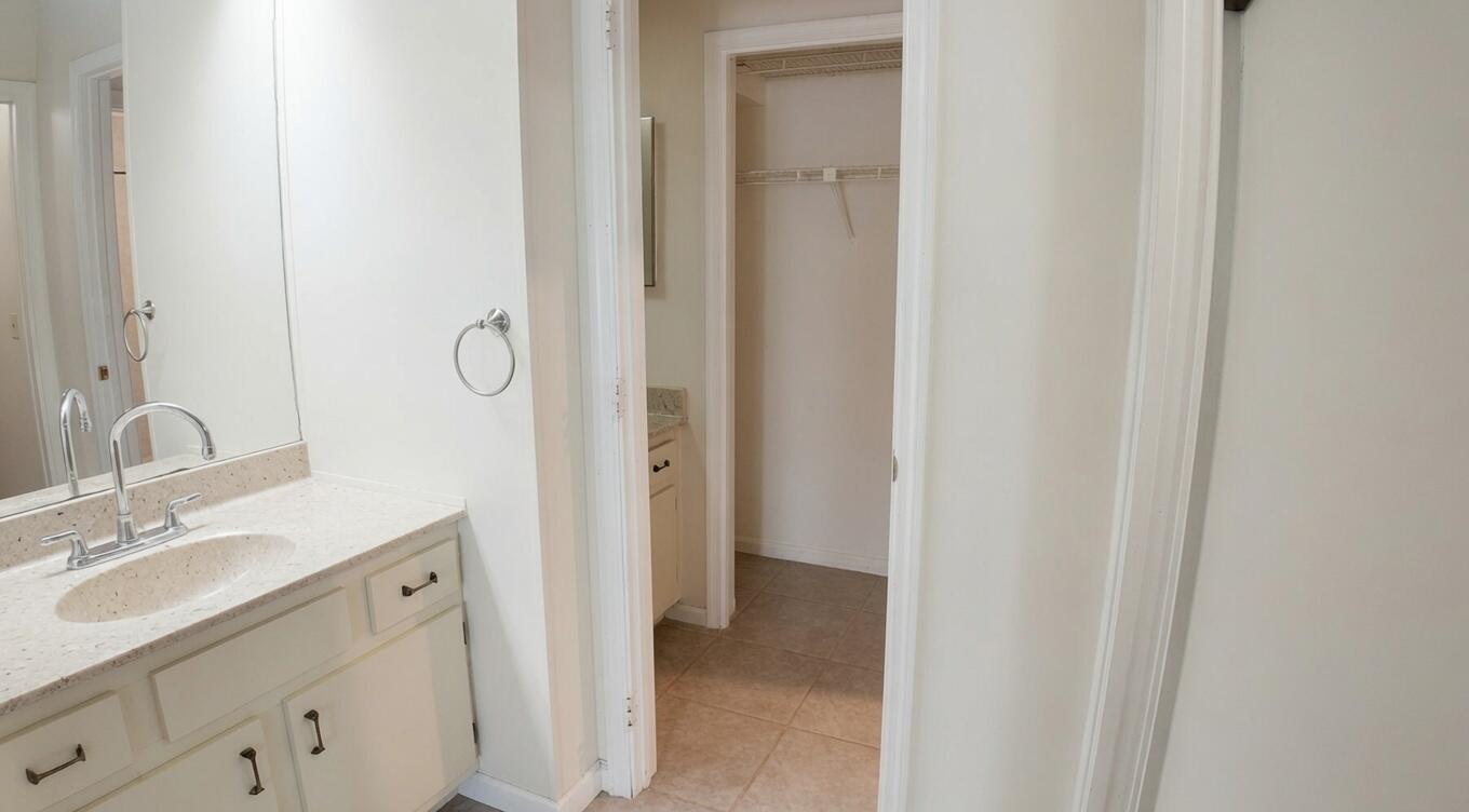 BEDFORD MEWS AT WELLINGTON - Residential Lease