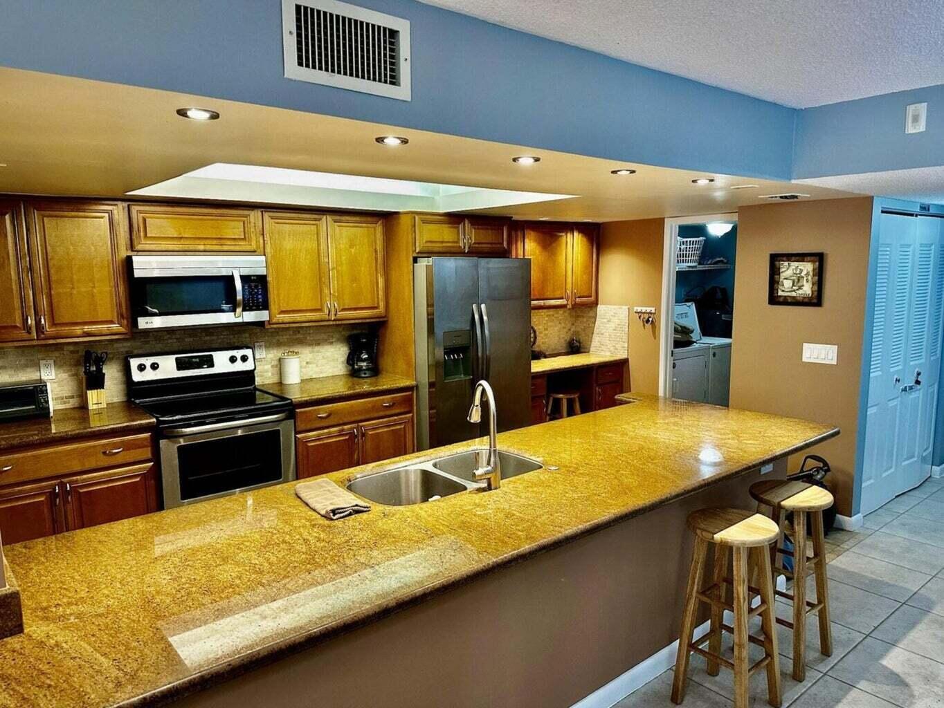 LAVERS DELRAY RACQUET CLUB CONDO - Residential Lease