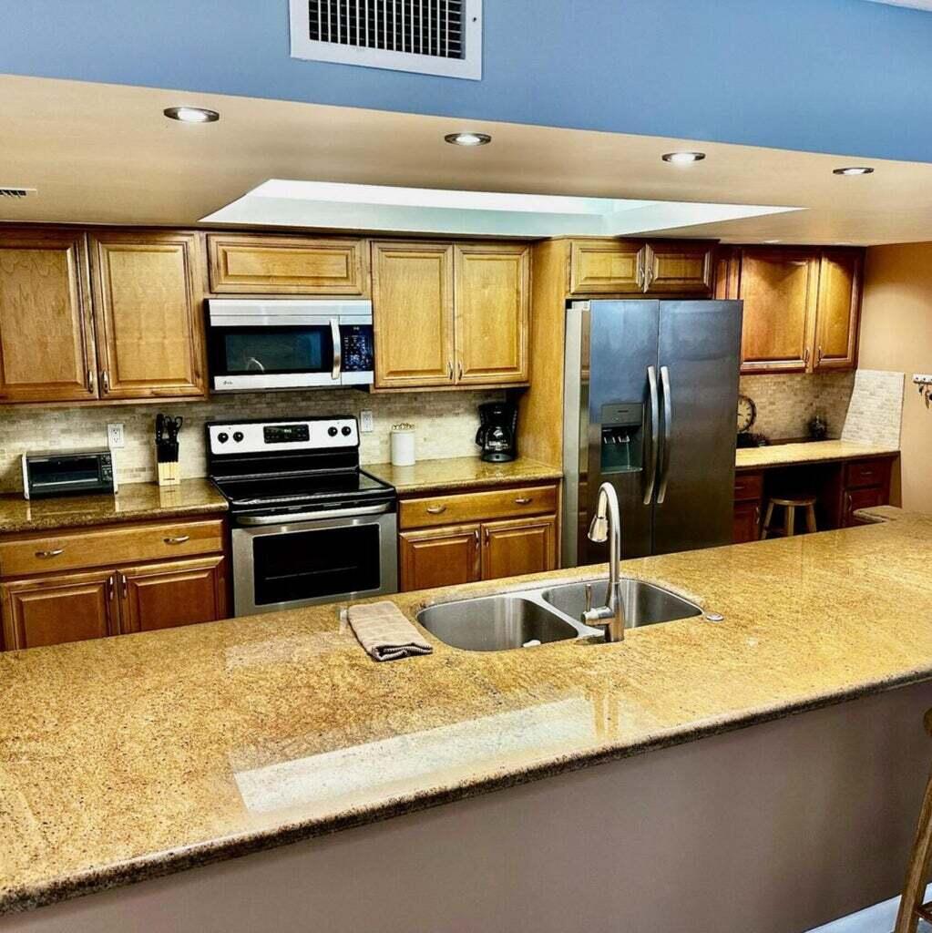 LAVERS DELRAY RACQUET CLUB CONDO - Residential Lease