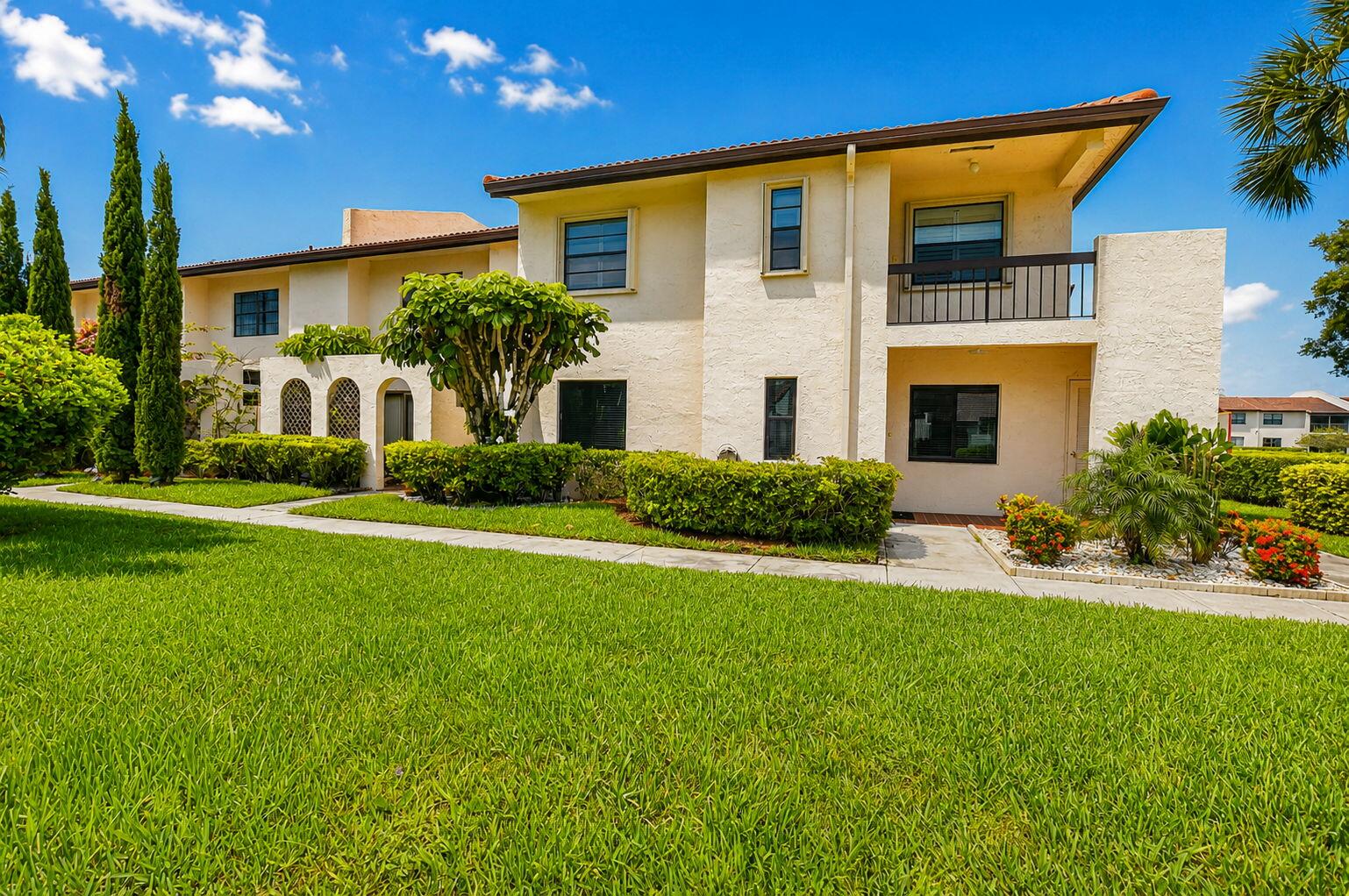 GREENS OF BOCA LAGO CONDO - Residential
