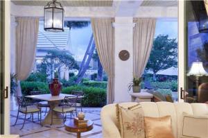 Por La Mar - Residential