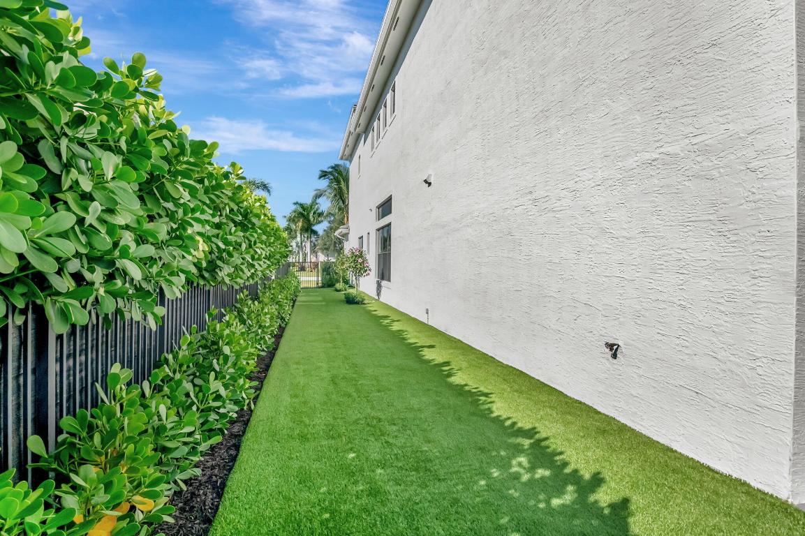 BOCA BRIDGES - Residential