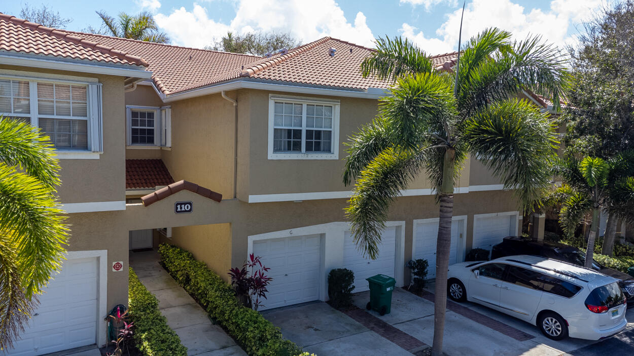 TEQUESTA TRACE CONDO - Residential